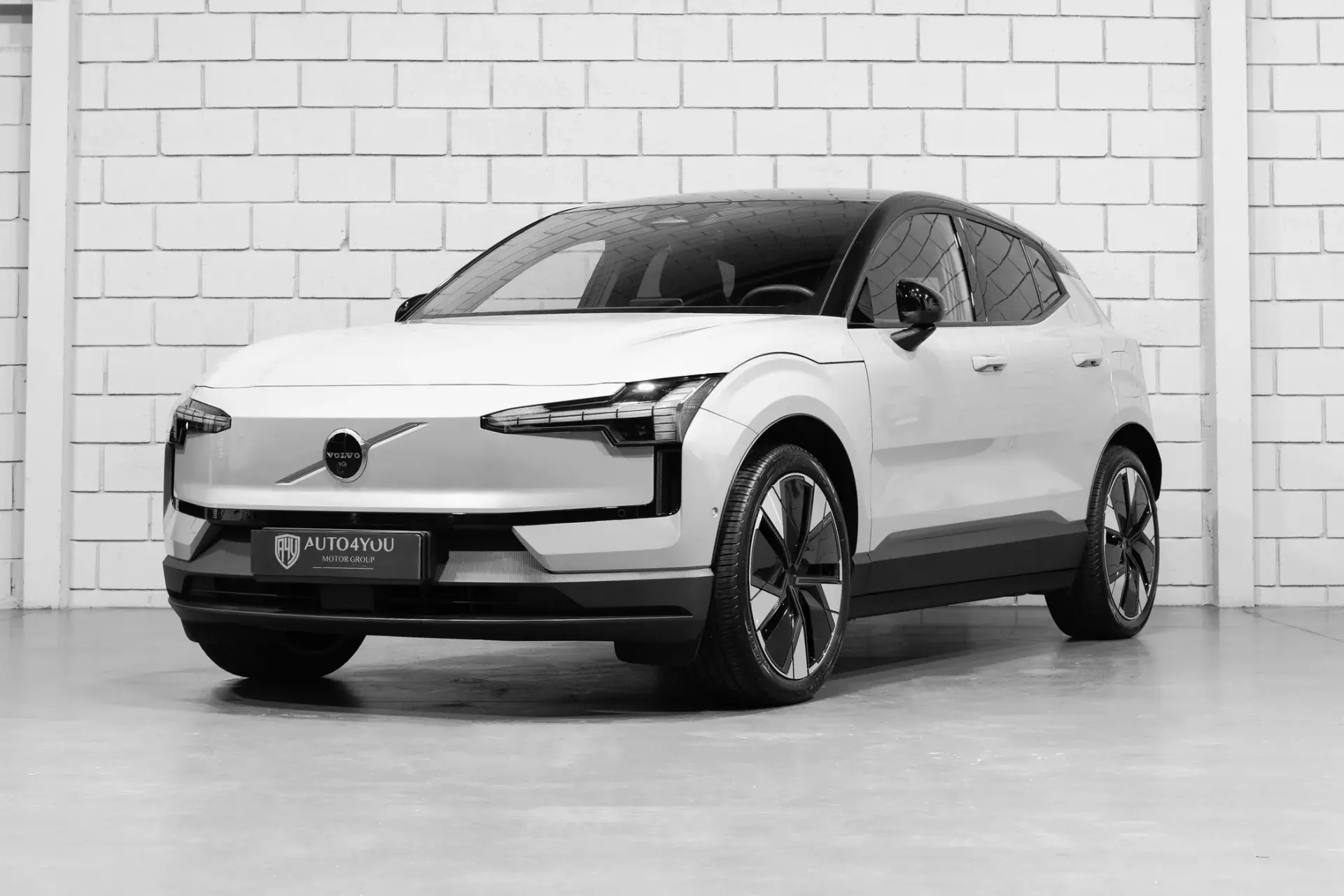 Volvo EX30 69 kWh Twin Motor Ultra 1