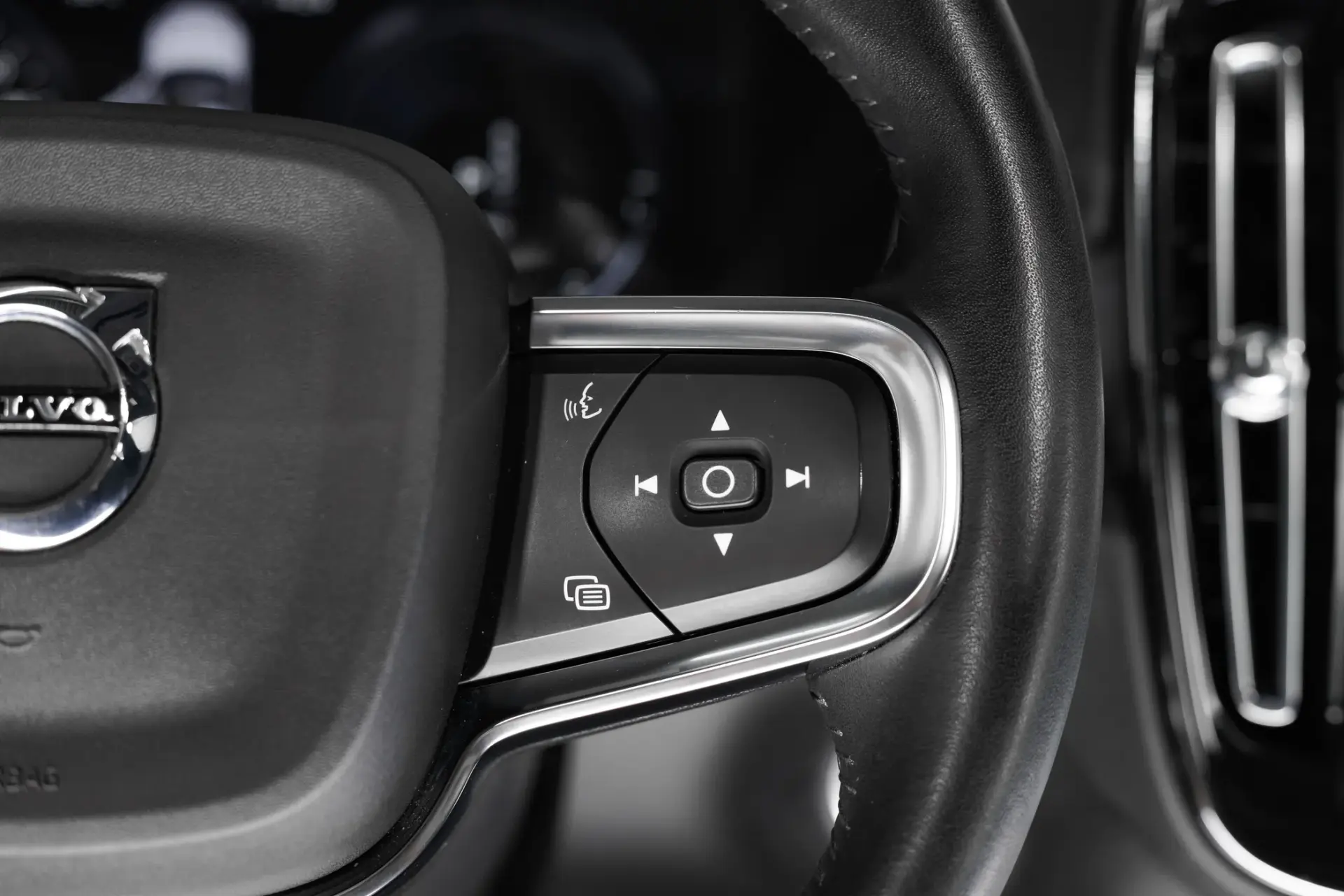 Volvo XC 40 1.5 T4 PHEV Inscription Expression 9