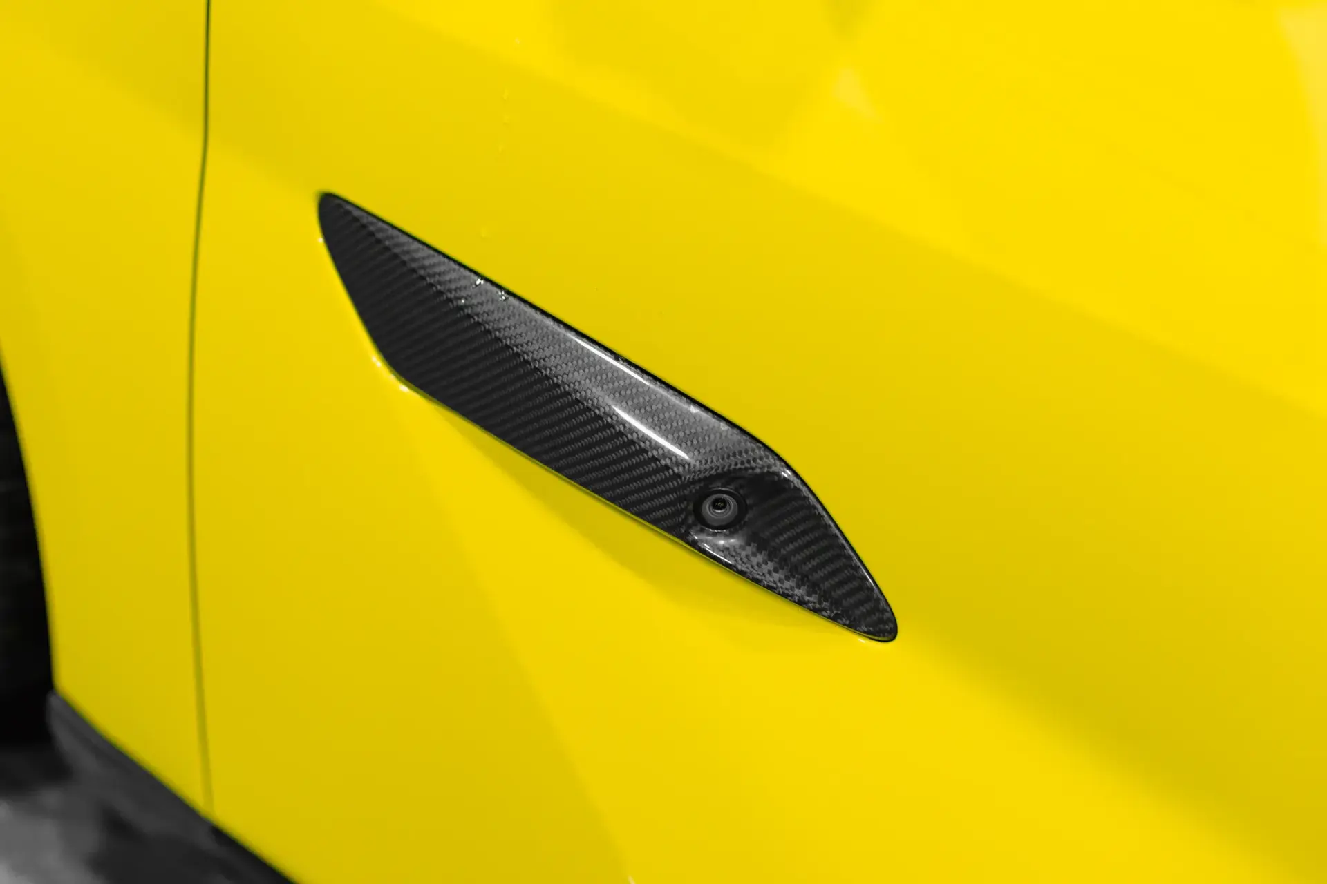 Lotus Emeya R 23