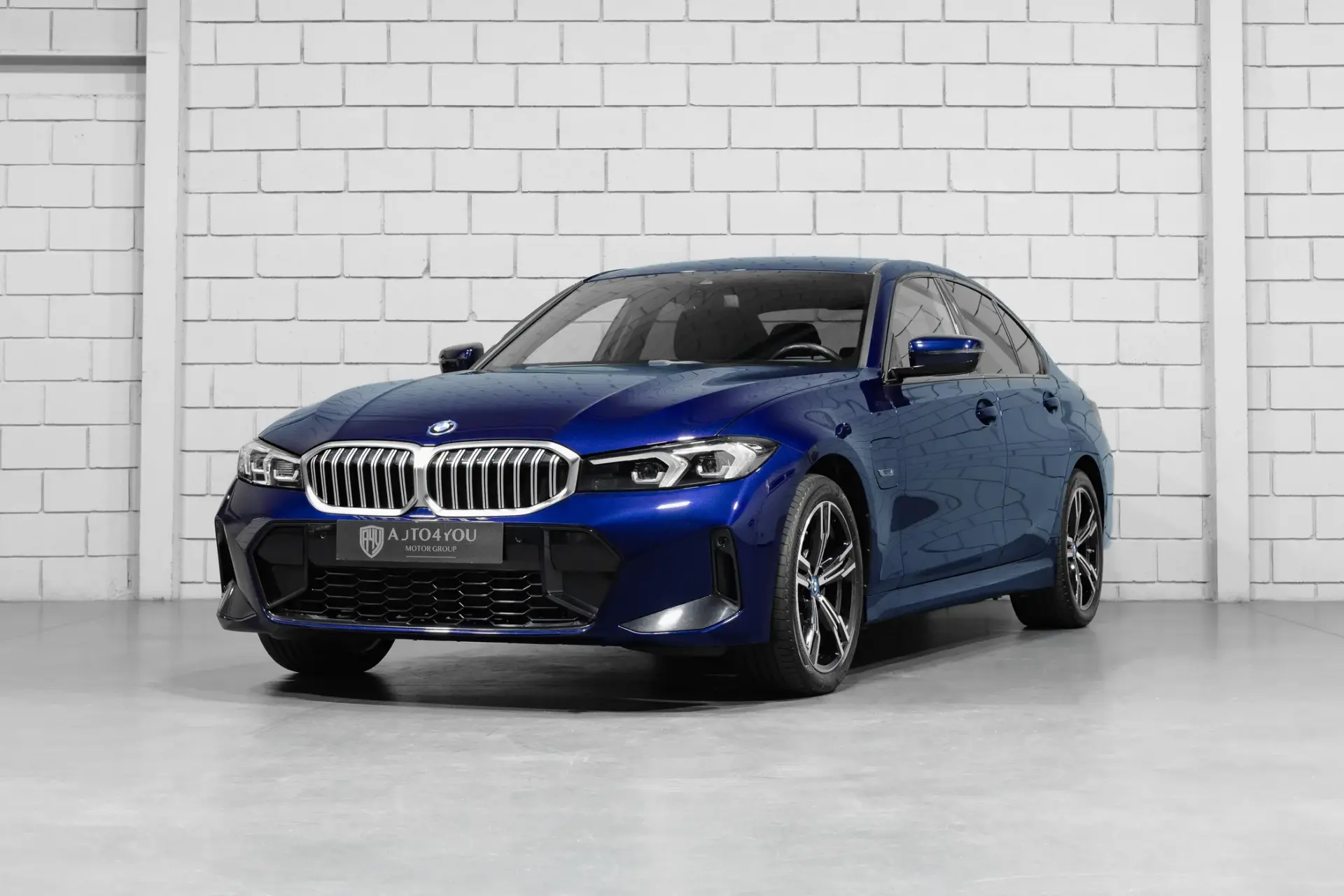 BMW 320 e Pack M Auto 1