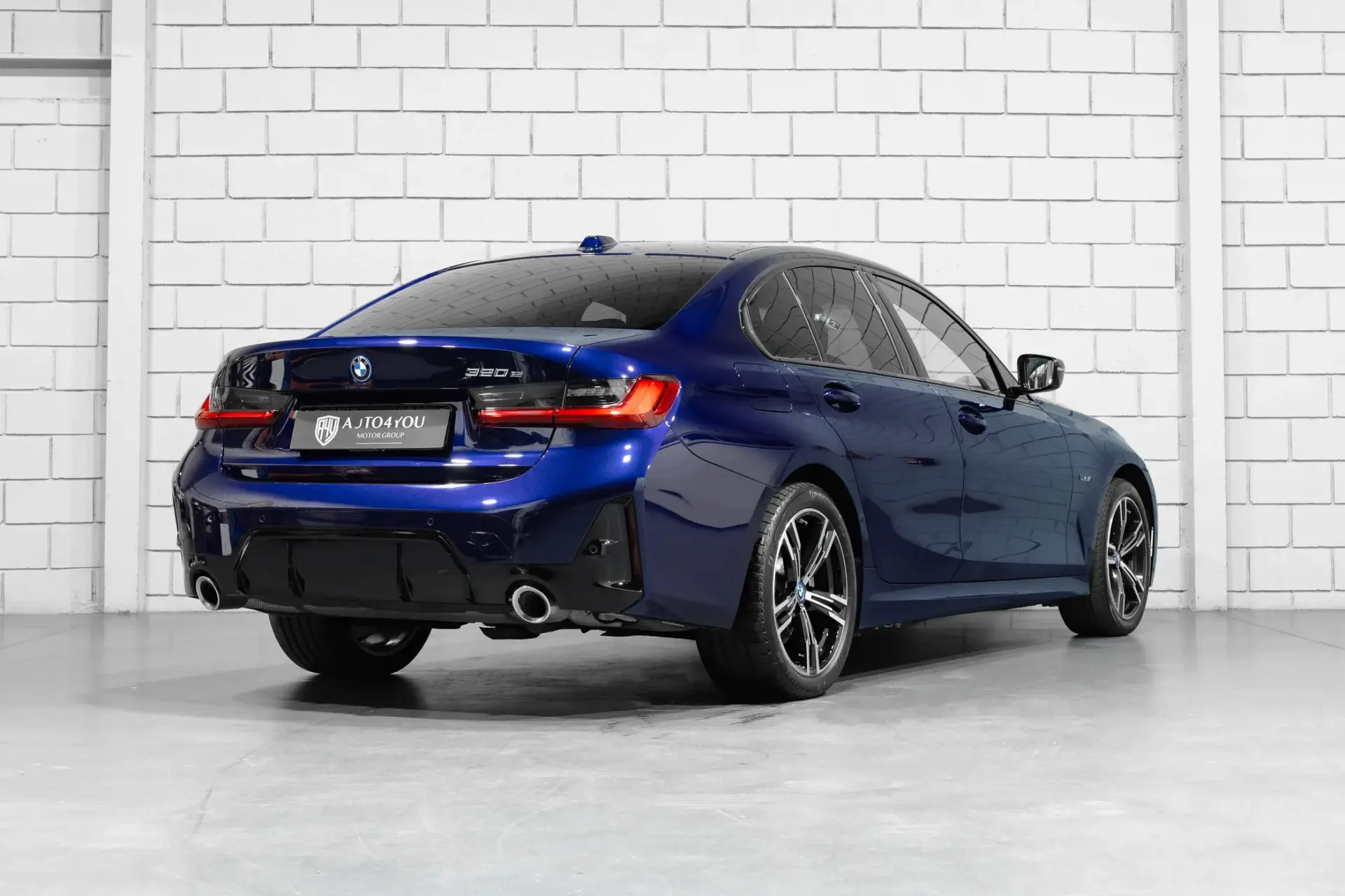 BMW 320 e Pack M Auto 4