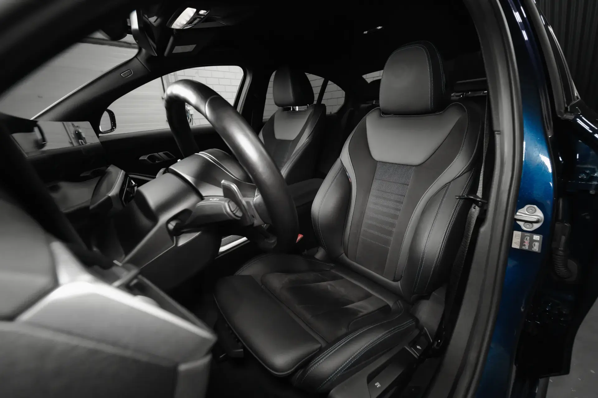 BMW 320 e Pack M Auto 11
