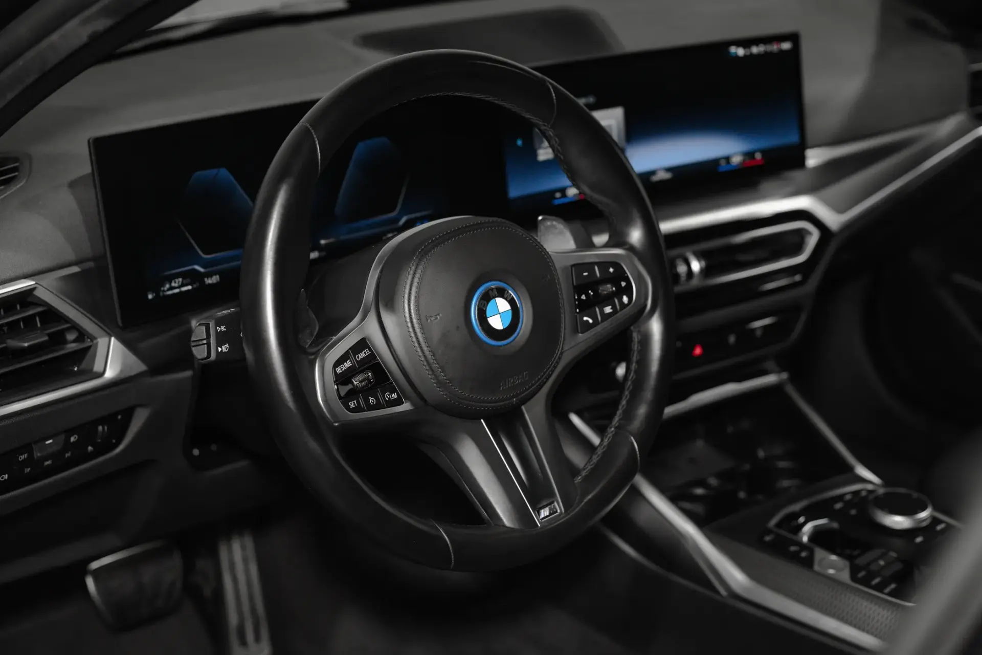 BMW 320 e Pack M Auto 36