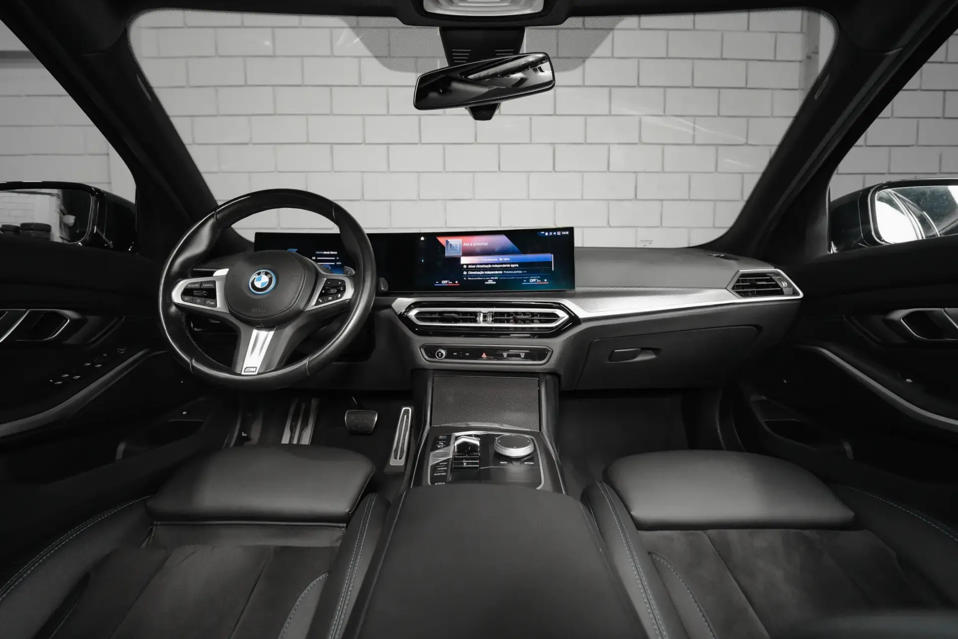 BMW 320 e Pack M Auto 42