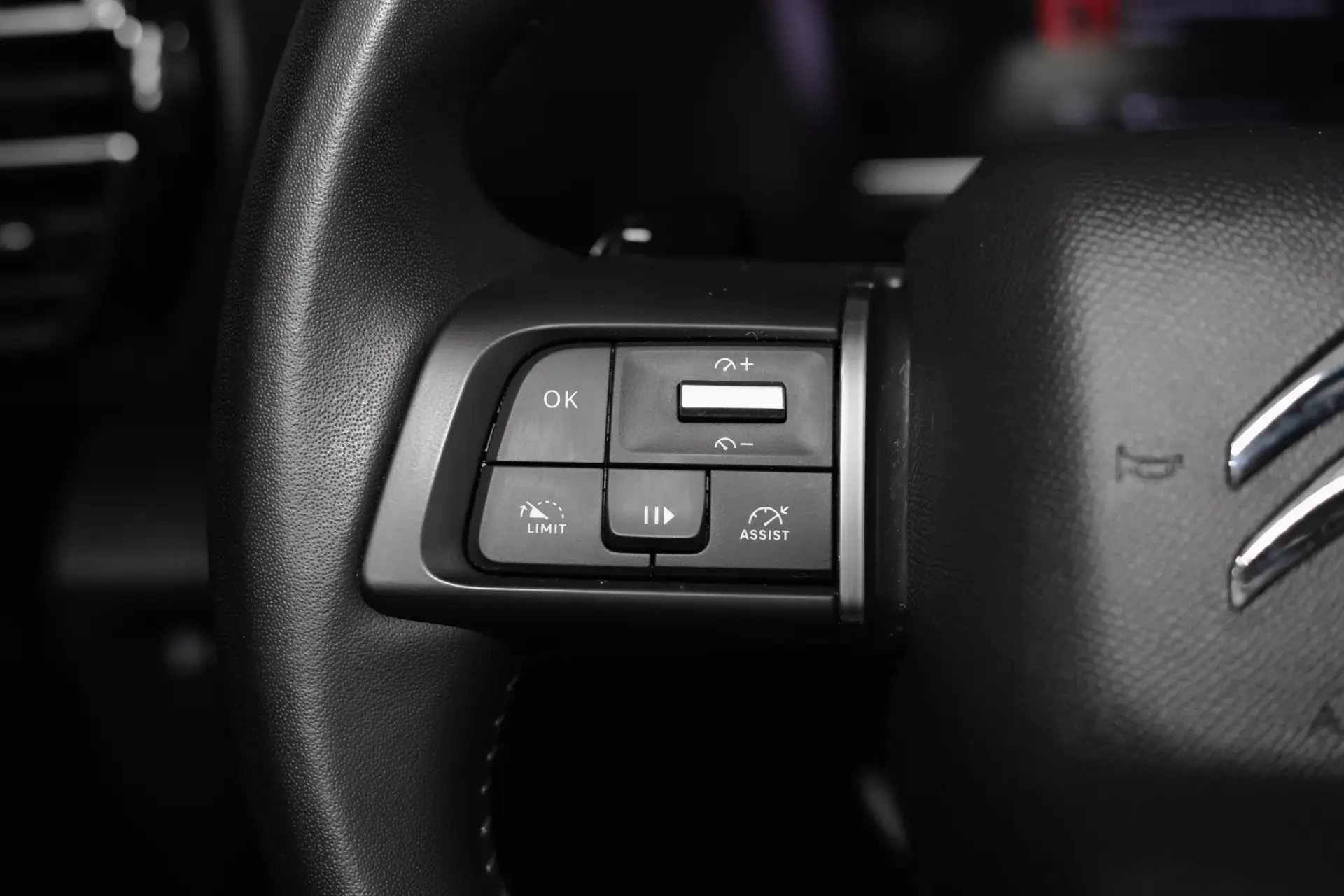 Citroen C4 X 1.2 PureTech Plus EAT8 6