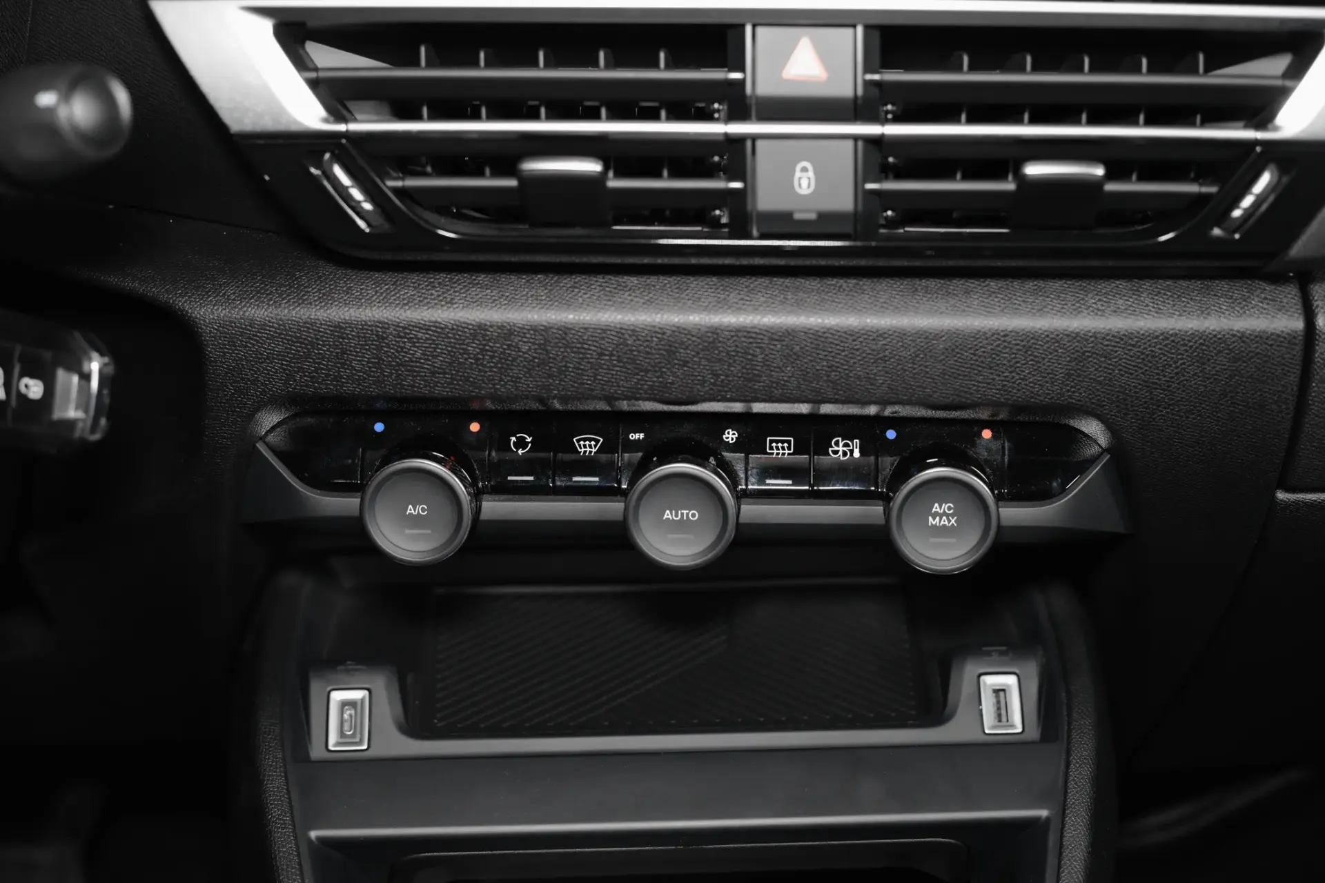 Citroen C4 X 1.2 PureTech Plus EAT8 33