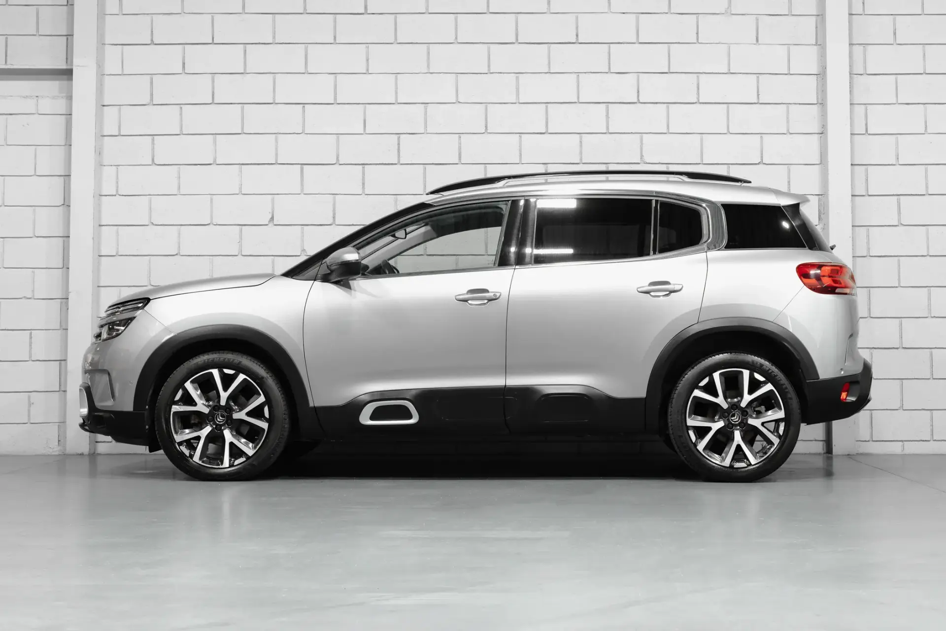 Citroen C5 Aircross 1.6 PureTech Shine J19 EAT8 3