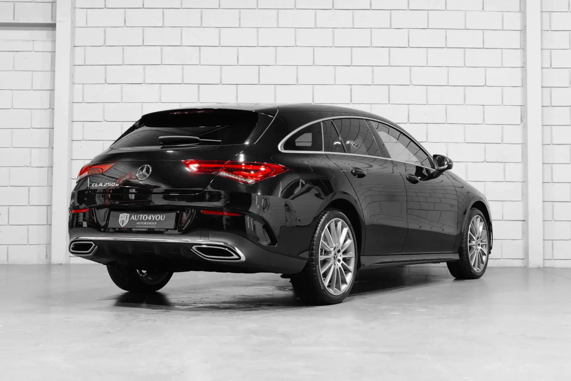 Mercedes-Benz CLA 250 e Shooting Brake AMG Line 4