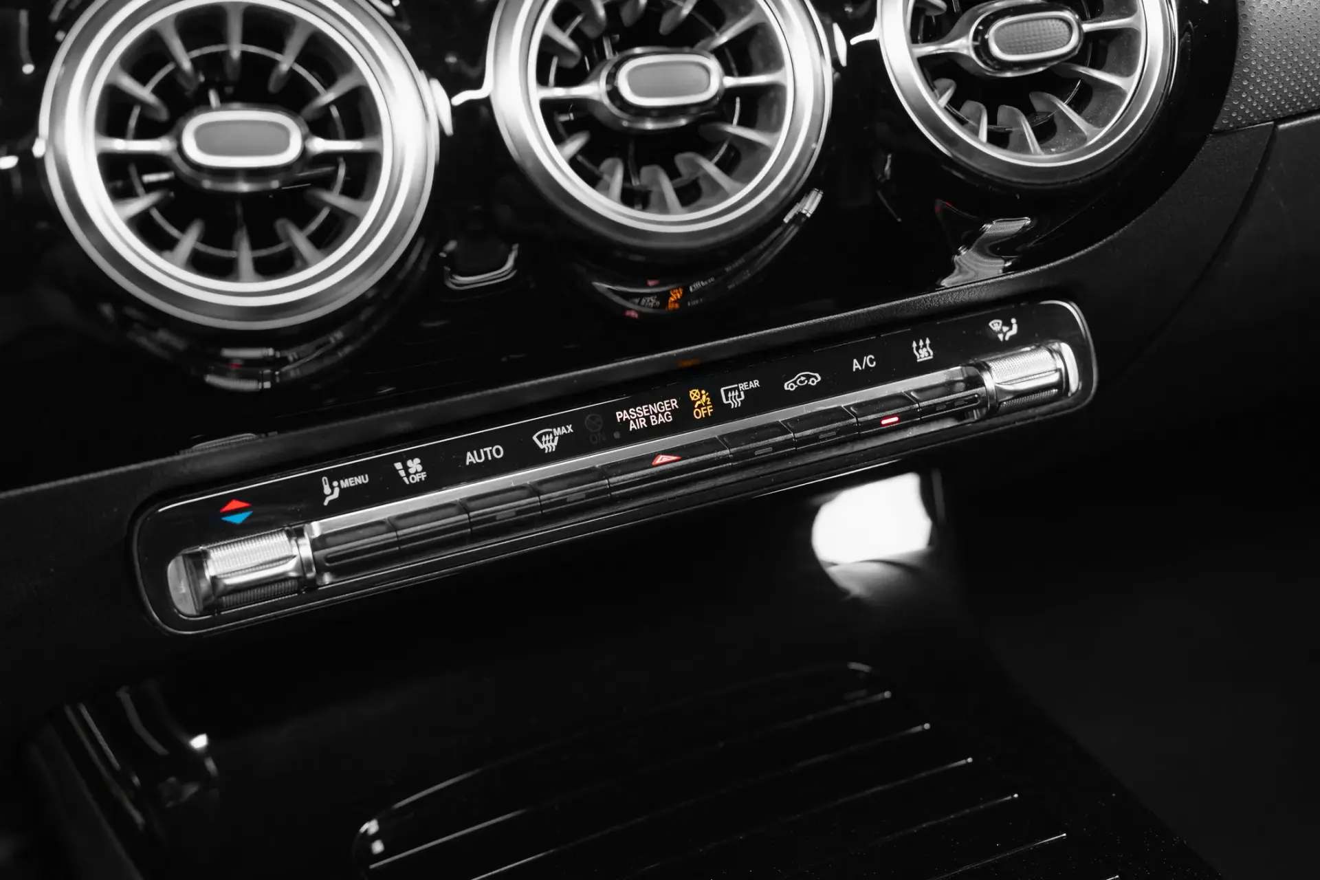 Mercedes-Benz CLA 250 e Shooting Brake AMG Line 30