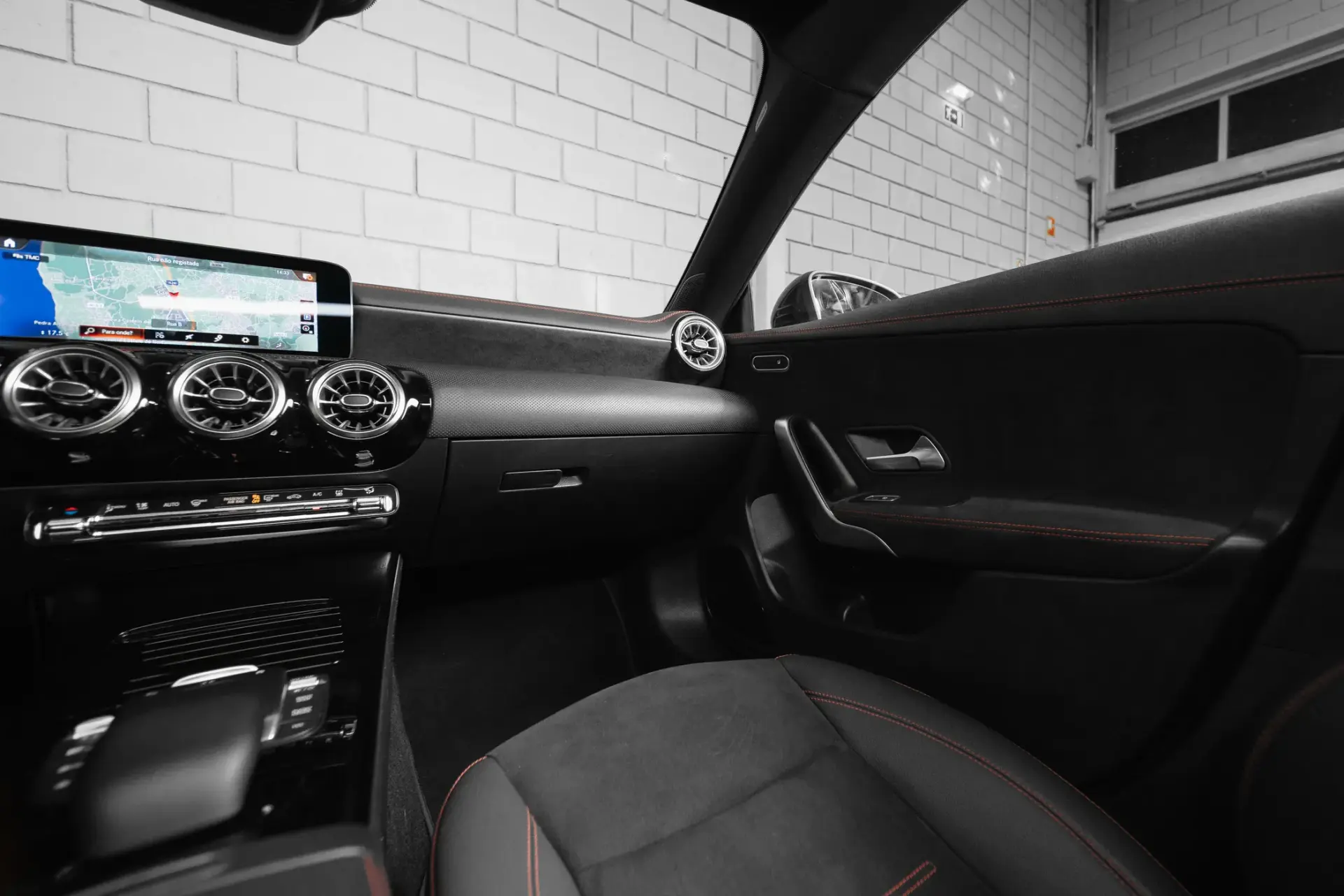 Mercedes-Benz CLA 250 e Shooting Brake AMG Line 34
