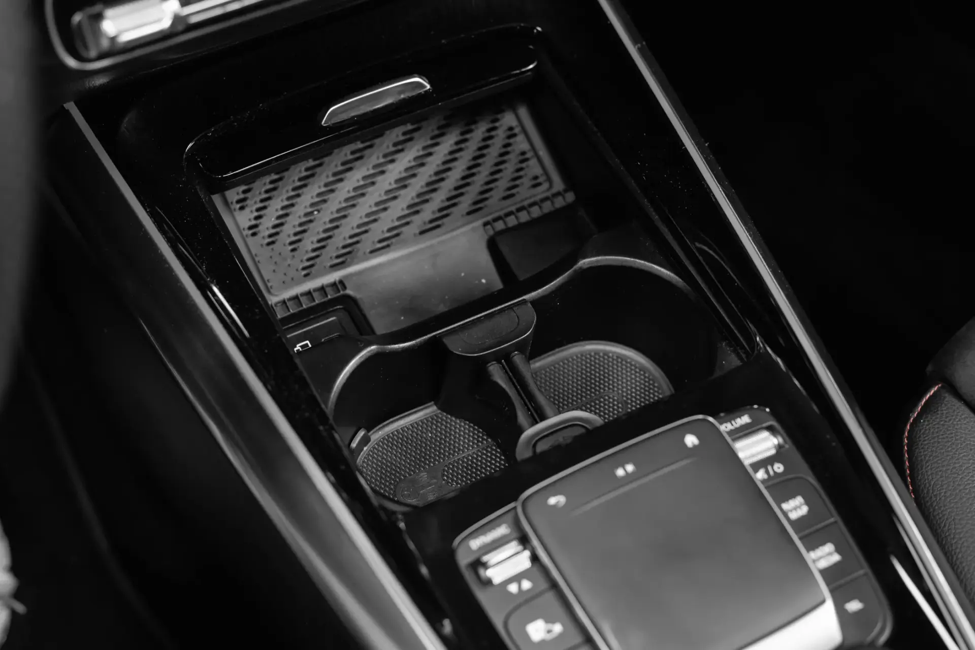 Mercedes-Benz GLA 250 e 8G-DCT AMG Line 34