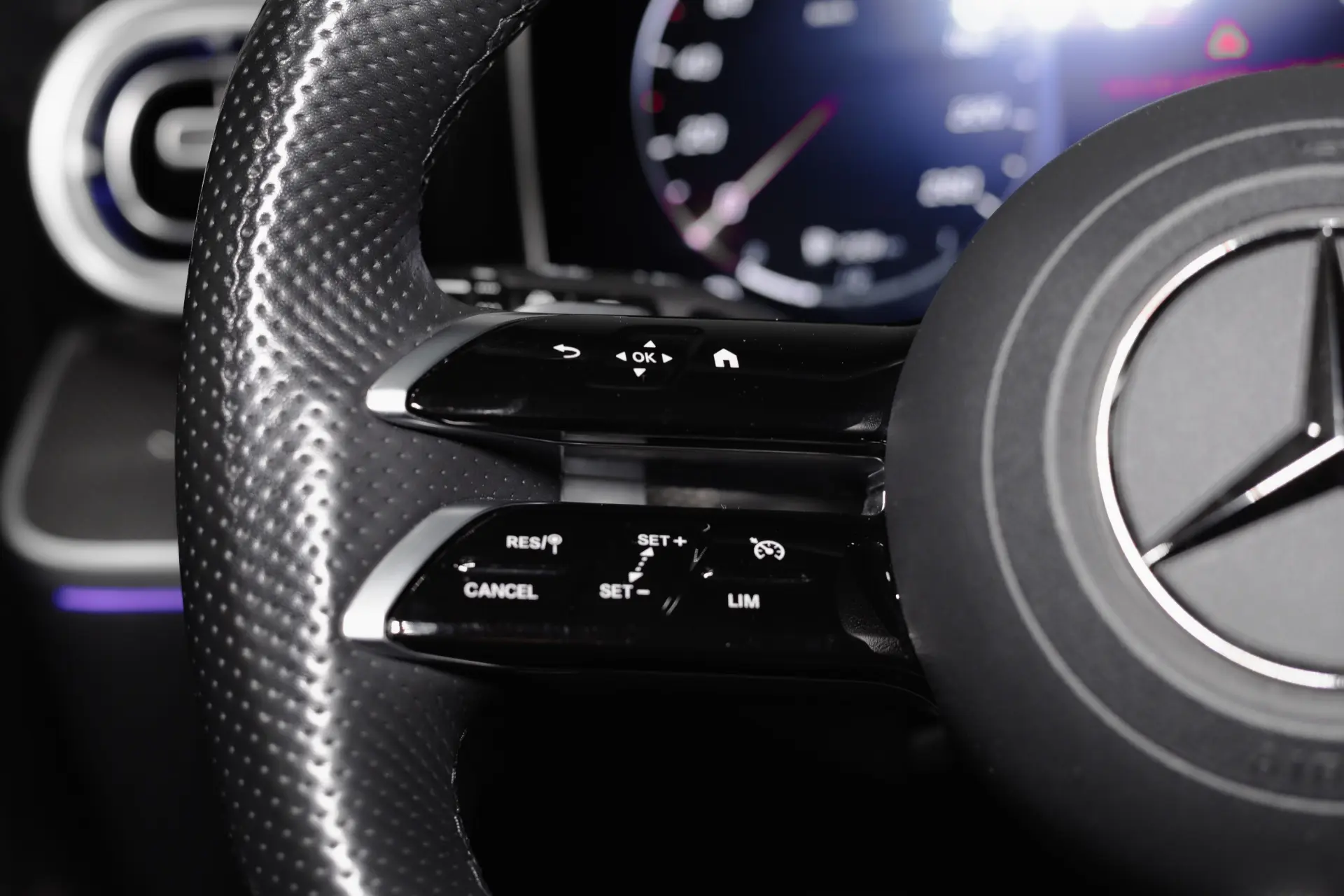 Mercedes-Benz C 300 e T 9G-TRONIC AMG Line 6