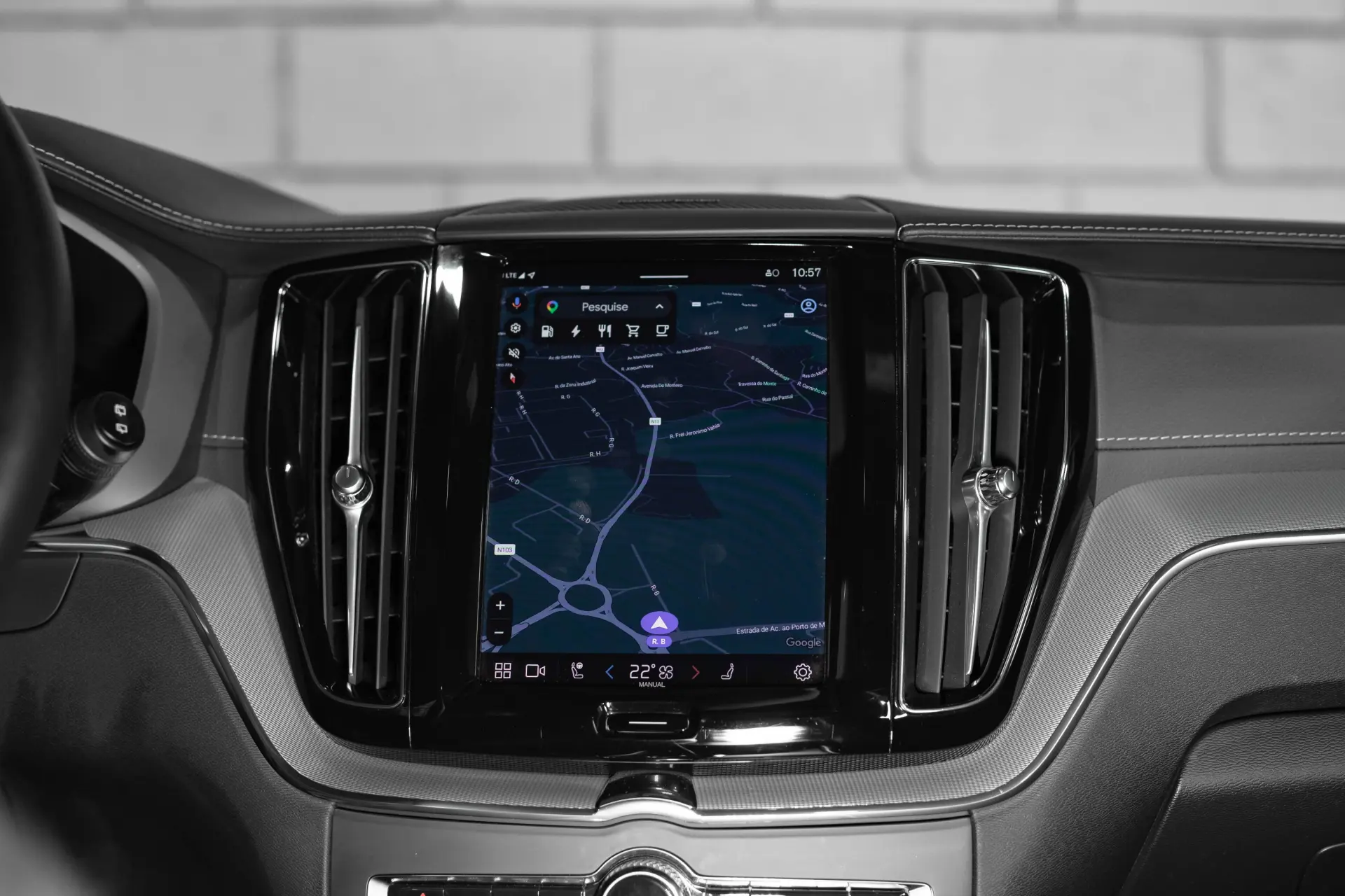 Volvo XC 60 2.0 T6 PHEV Black Edition 15