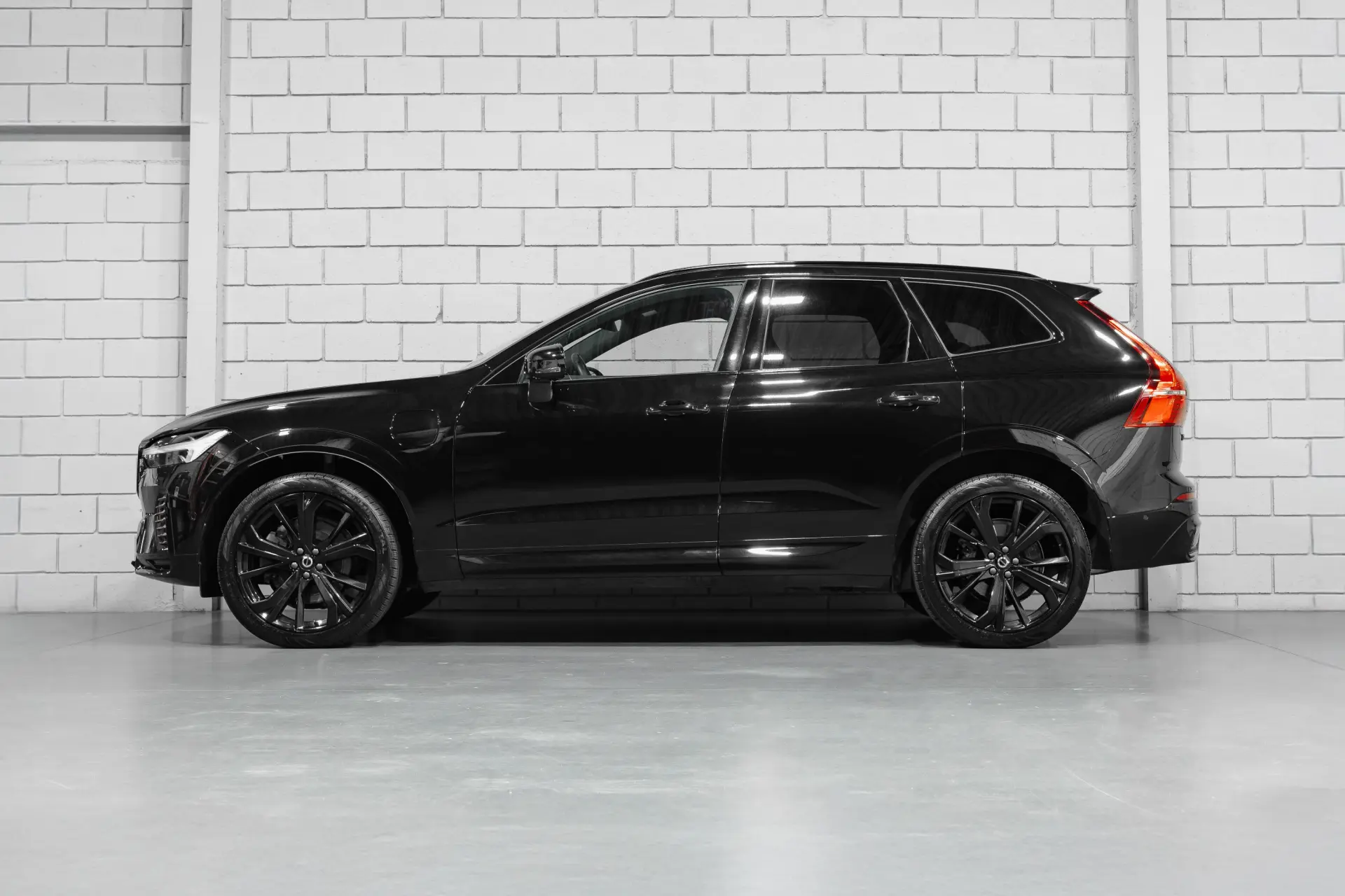 Volvo XC 60 2.0 T6 PHEV Black Edition 3