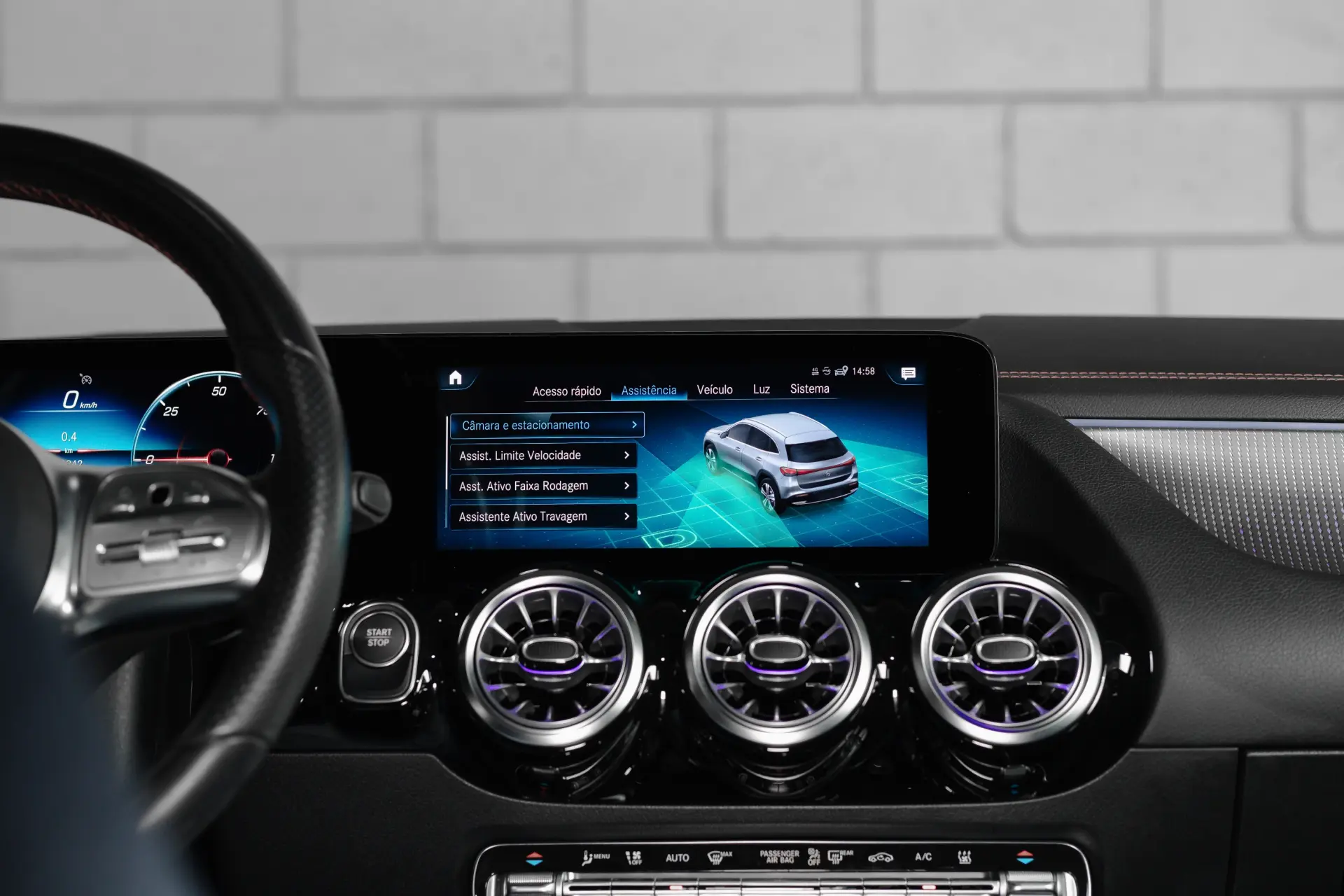 Mercedes-Benz EQA 250 AMG Line 16