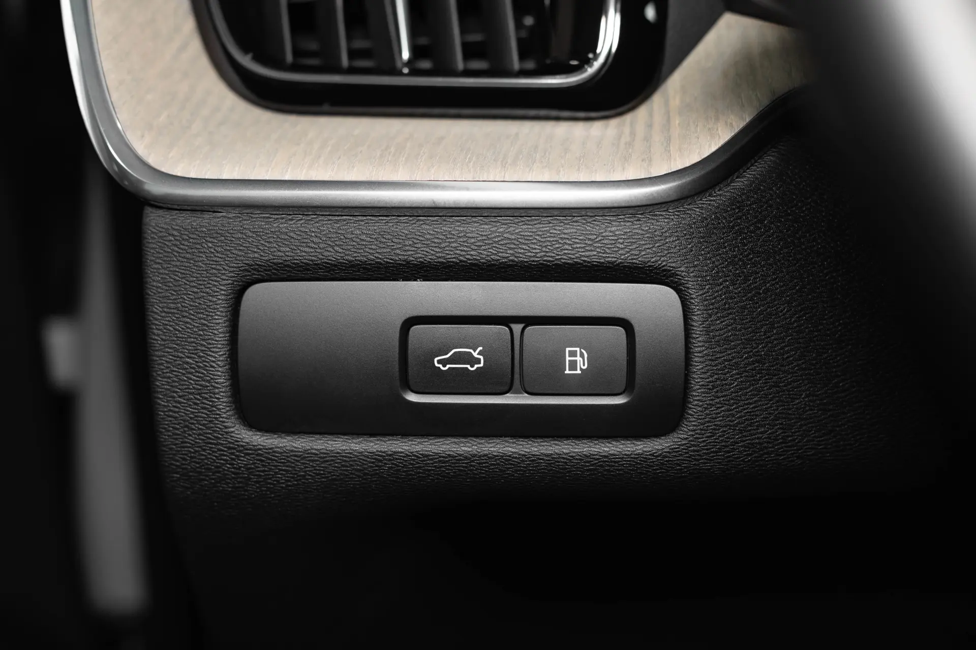 Volvo XC 60 2.0 T6 PHEV Black Edition 30