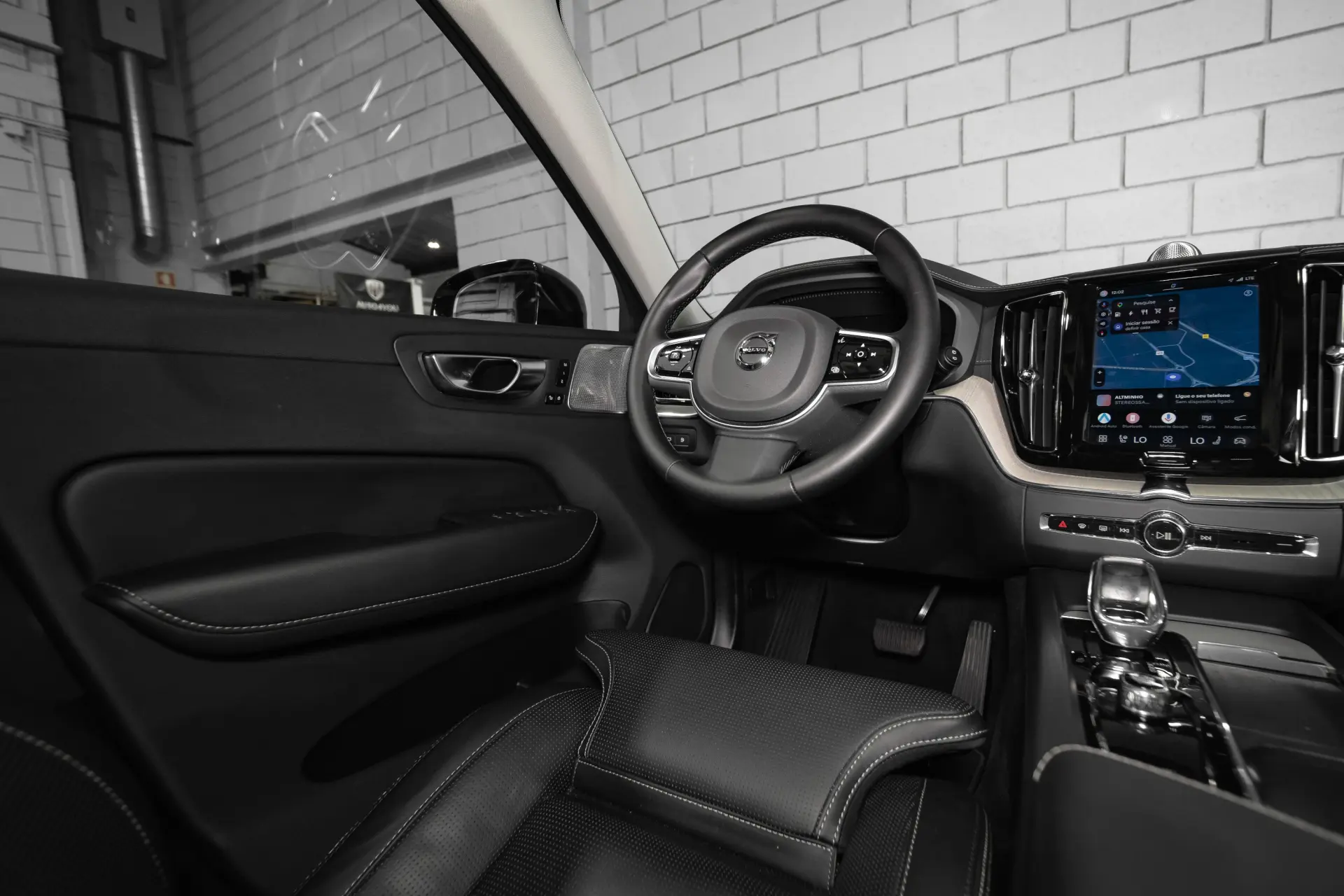 Volvo XC 60 2.0 T6 PHEV Black Edition 39
