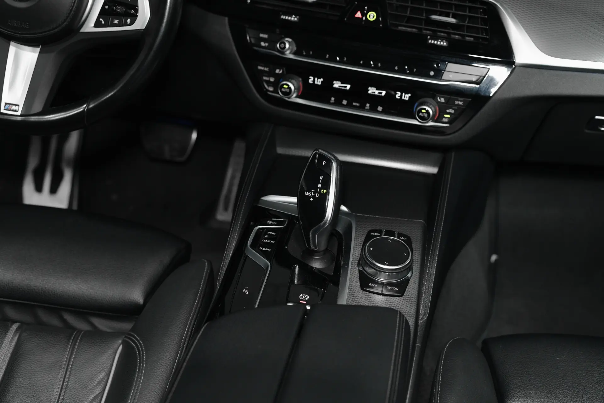 BMW 520 d Pack Desportivo M Auto 27