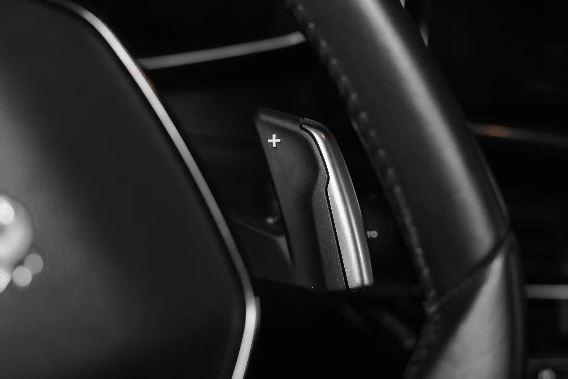 Peugeot 208 1.2 PureTech Allure Pack EAT8 10