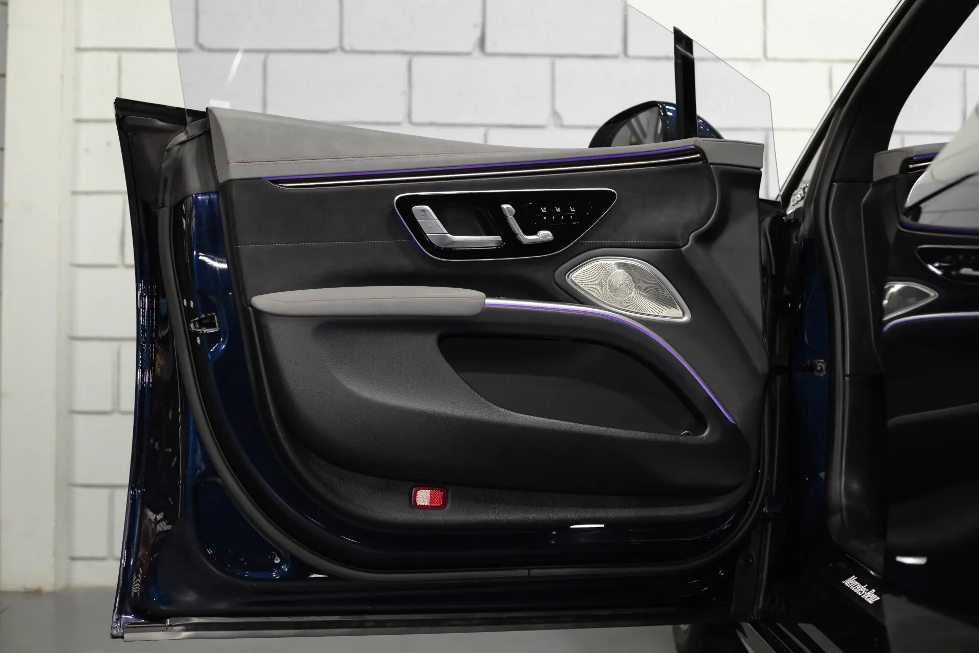 Mercedes-Benz EQS 450+ AMG Line 28