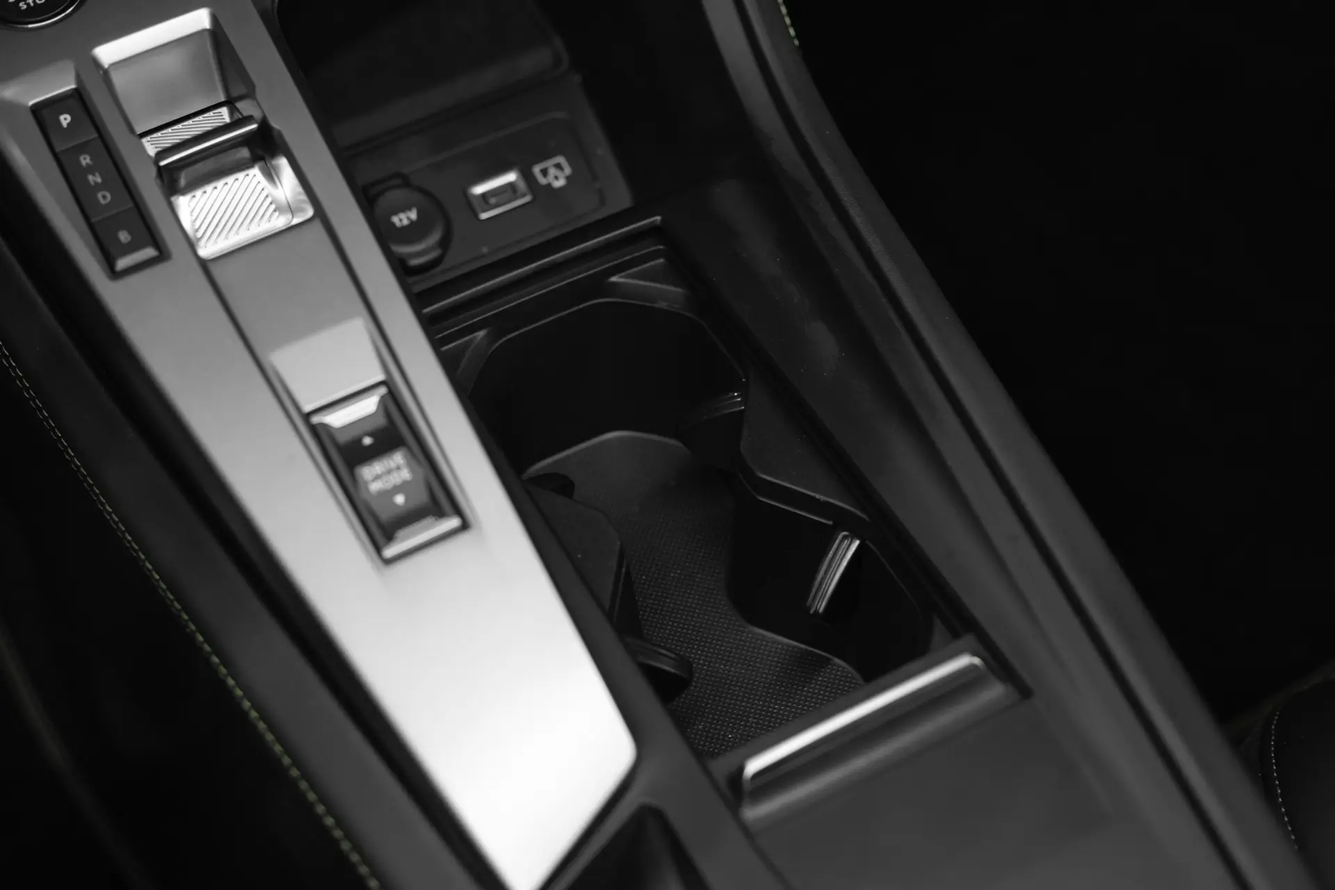Peugeot 408 1.6 Hybrid GT e-EAT8 35