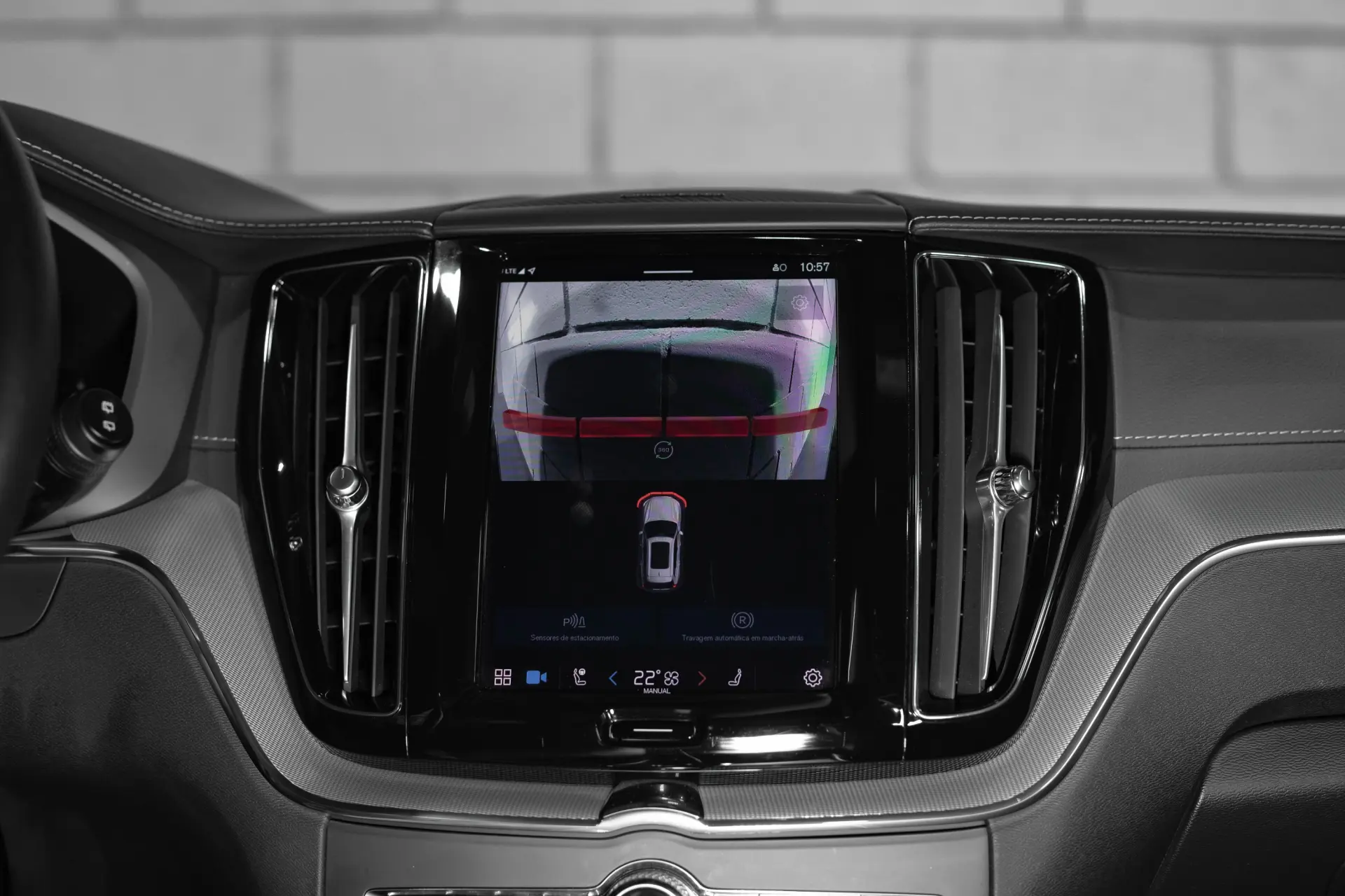 Volvo XC 60 2.0 T6 PHEV Black Edition 20