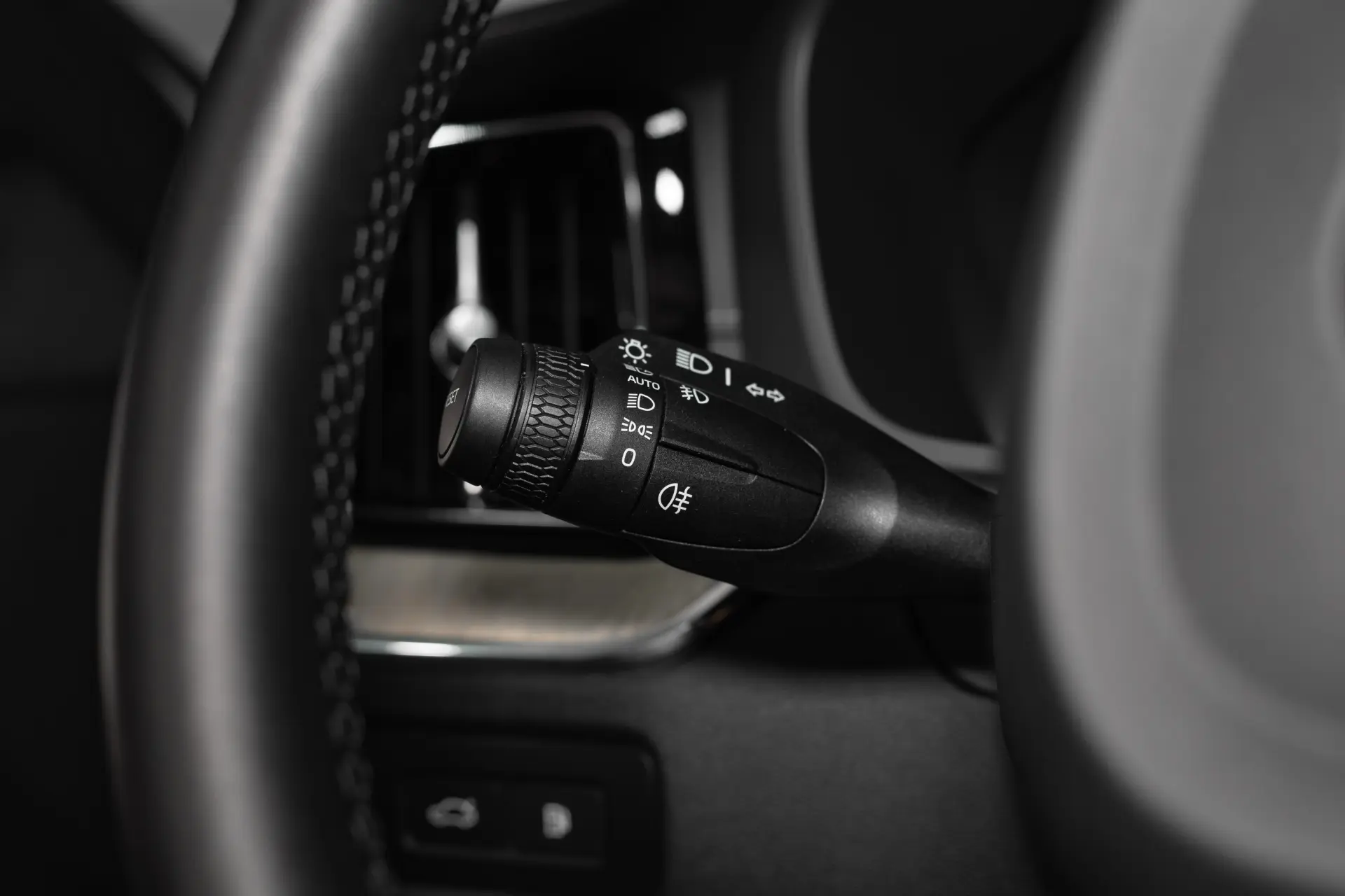 Volvo XC 60 2.0 T6 PHEV Black Edition 8