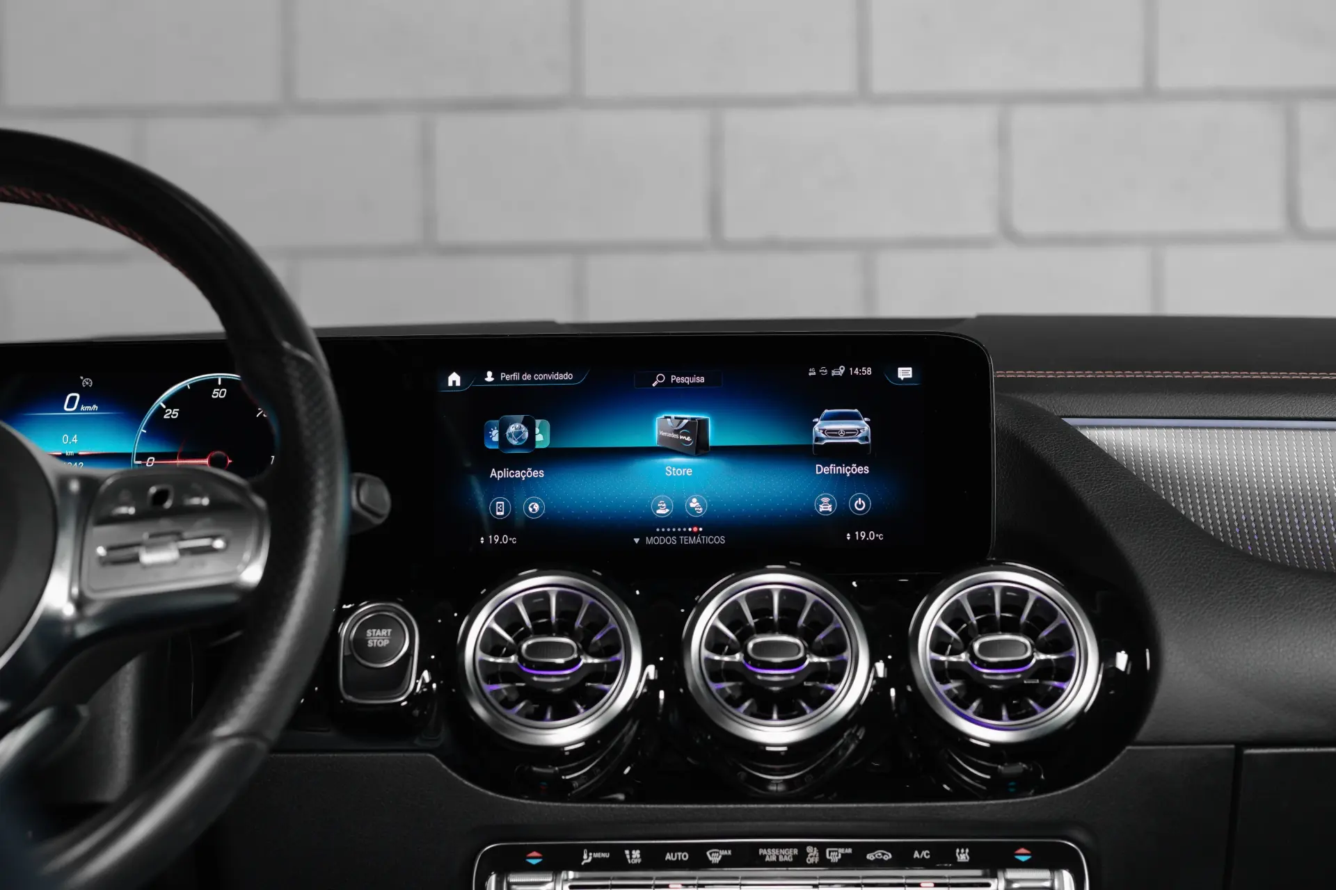 Mercedes-Benz EQA 250 AMG Line 13