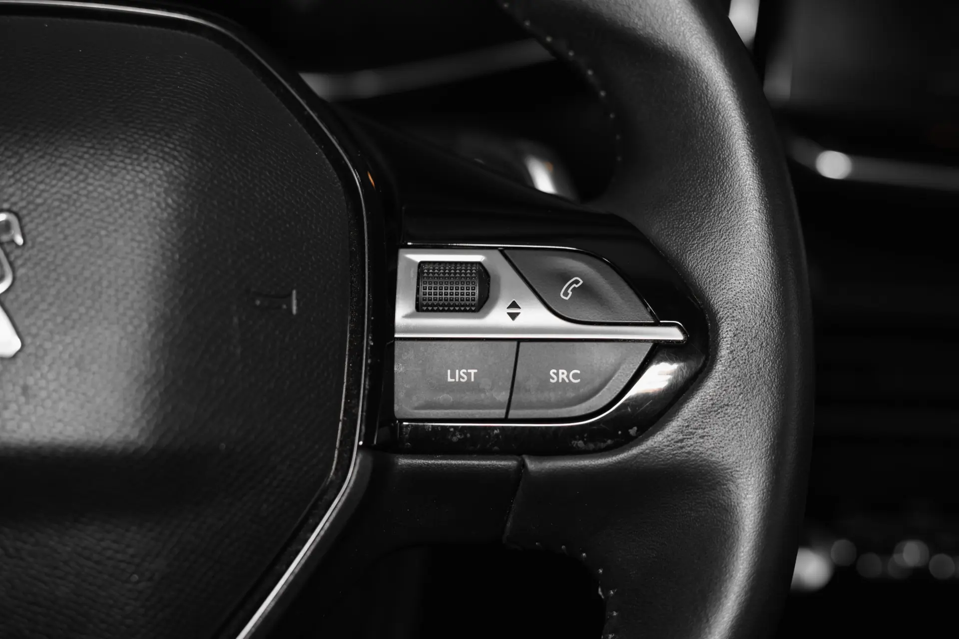 Peugeot 208 1.2 PureTech Allure Pack EAT8 7