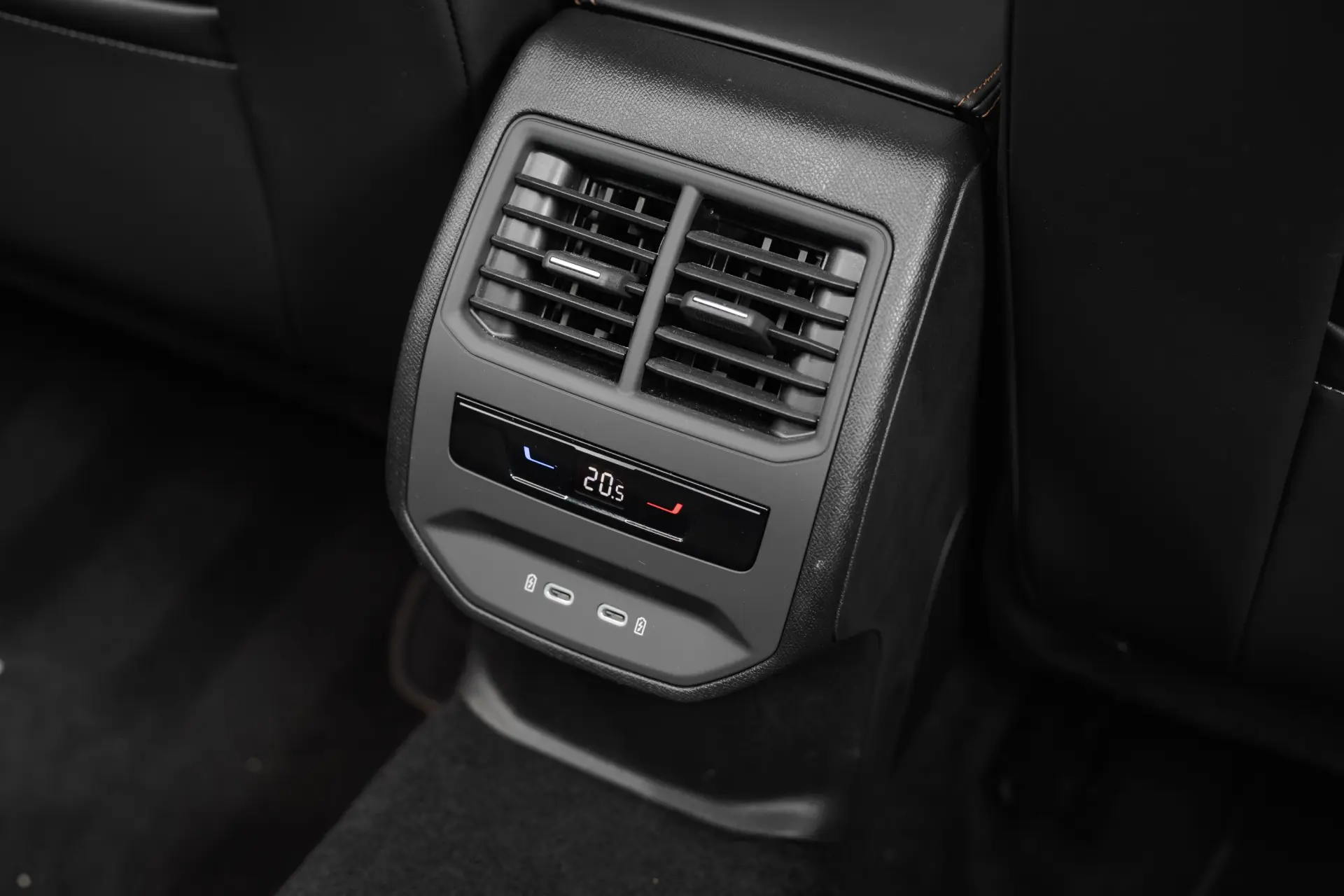Cupra Formentor 1.4 e-Hybrid DSG VZ 37