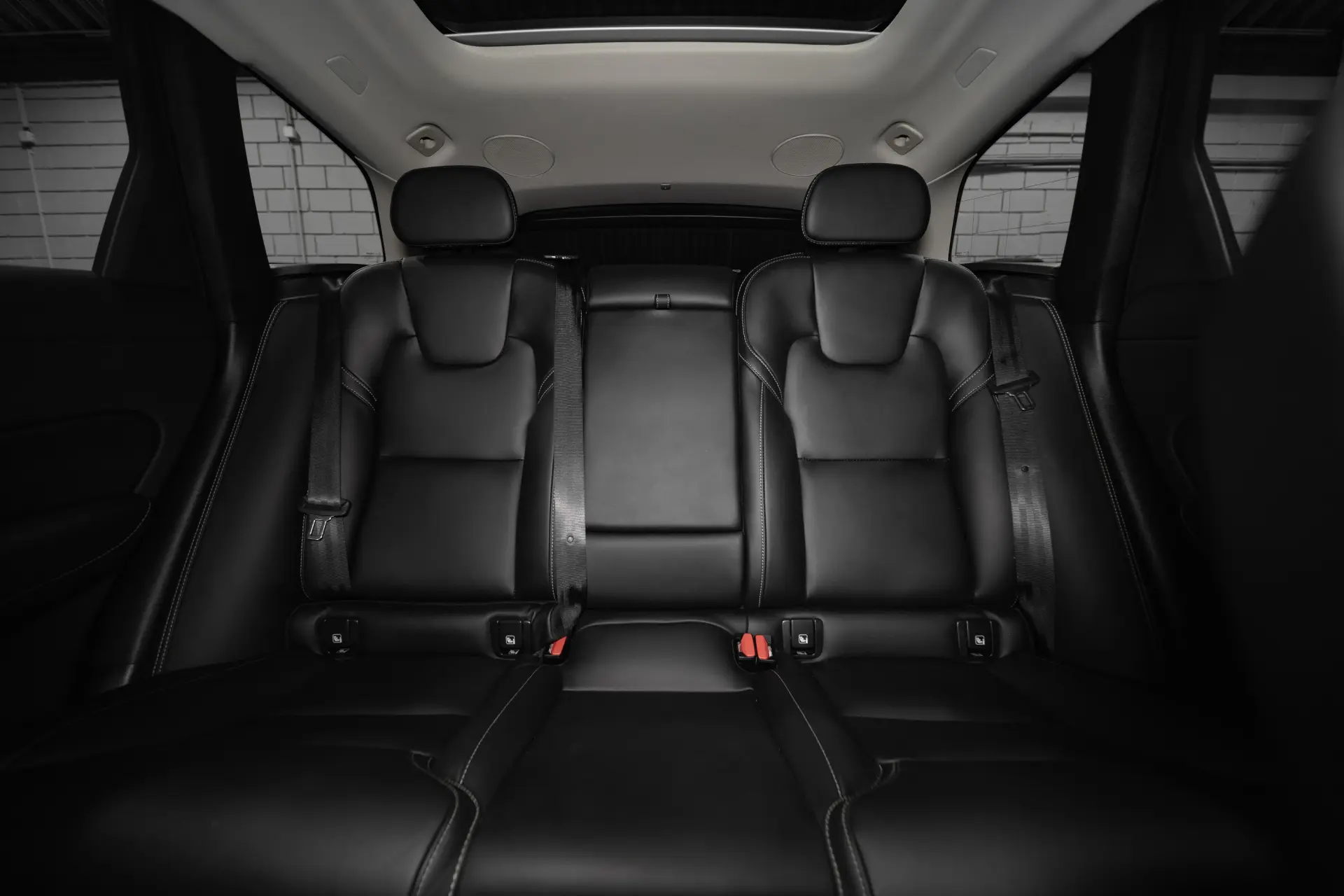 Volvo XC 60 2.0 T6 PHEV Black Edition 11