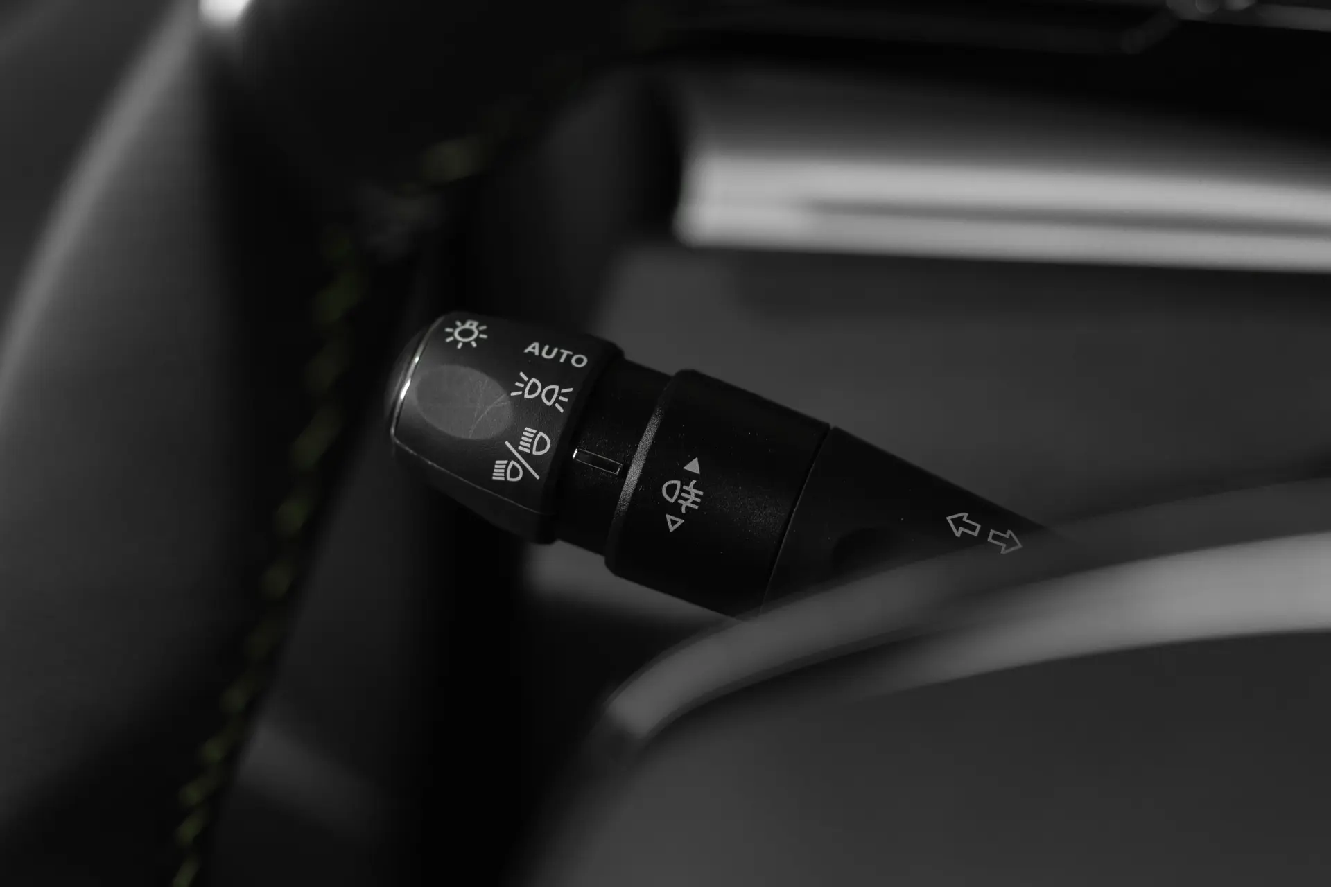 Peugeot 408 1.6 Hybrid GT e-EAT8 31