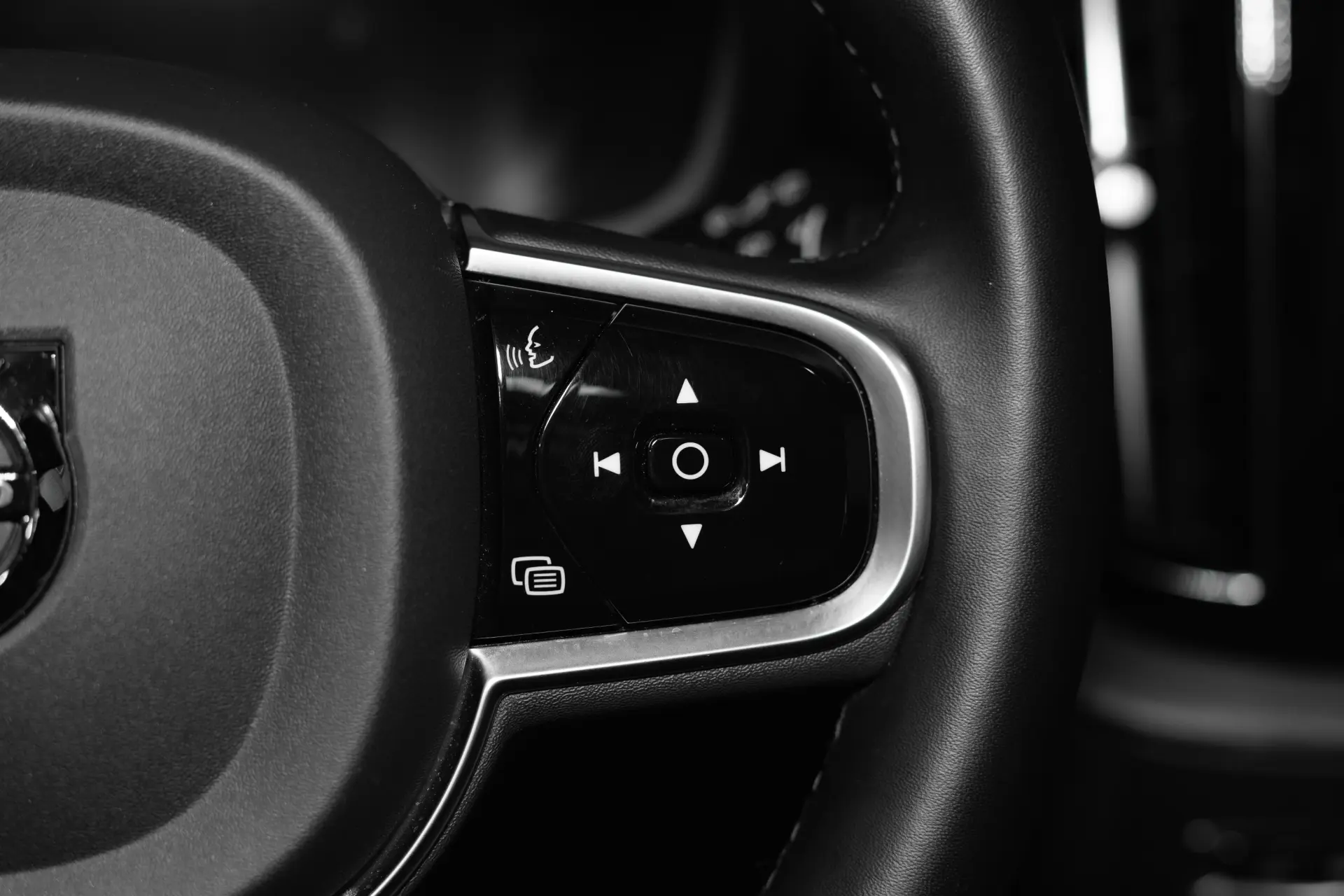Volvo XC 60 2.0 T6 PHEV Black Edition 7