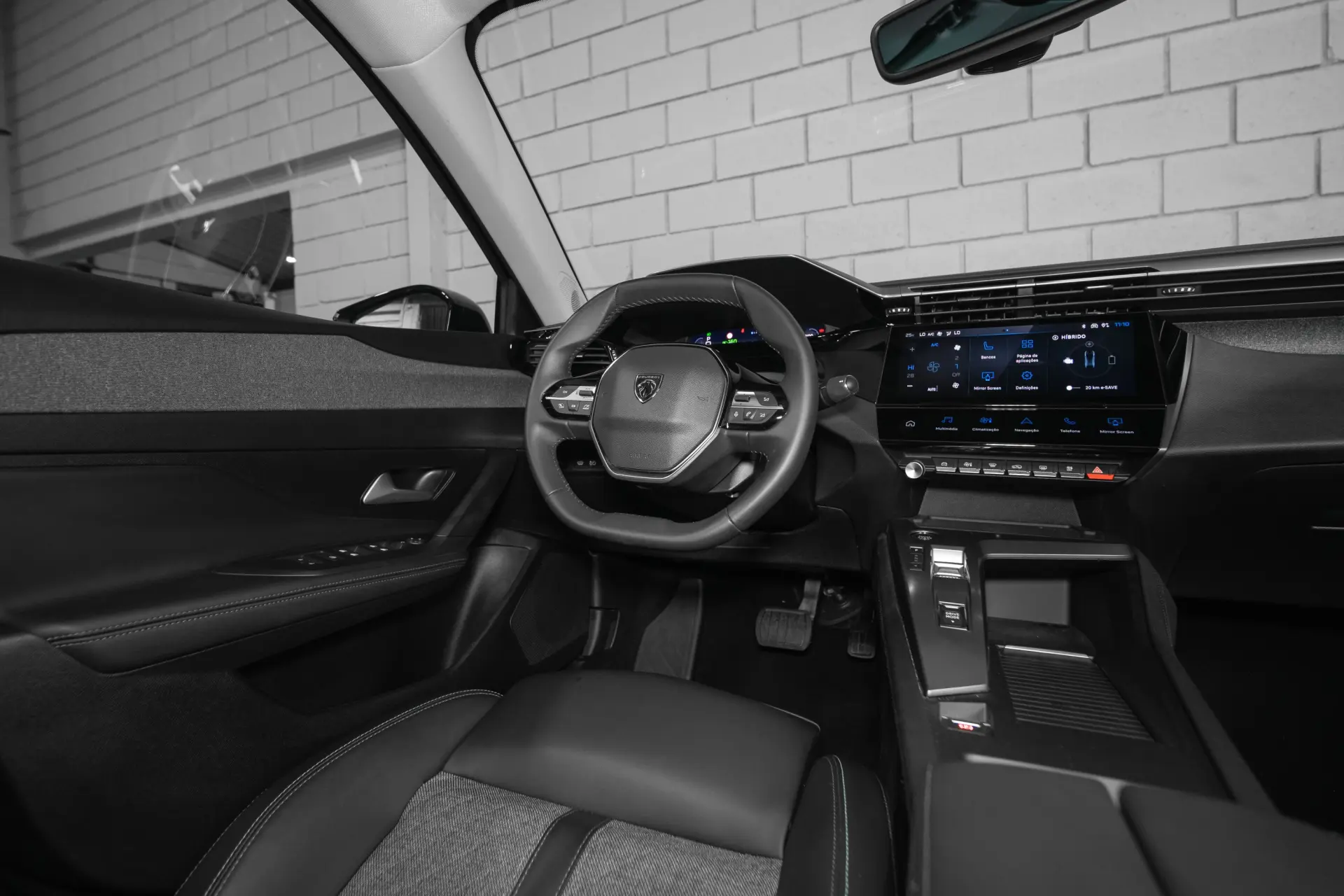 Peugeot 408 1.6 Hybrid Allure e-EAT8 5