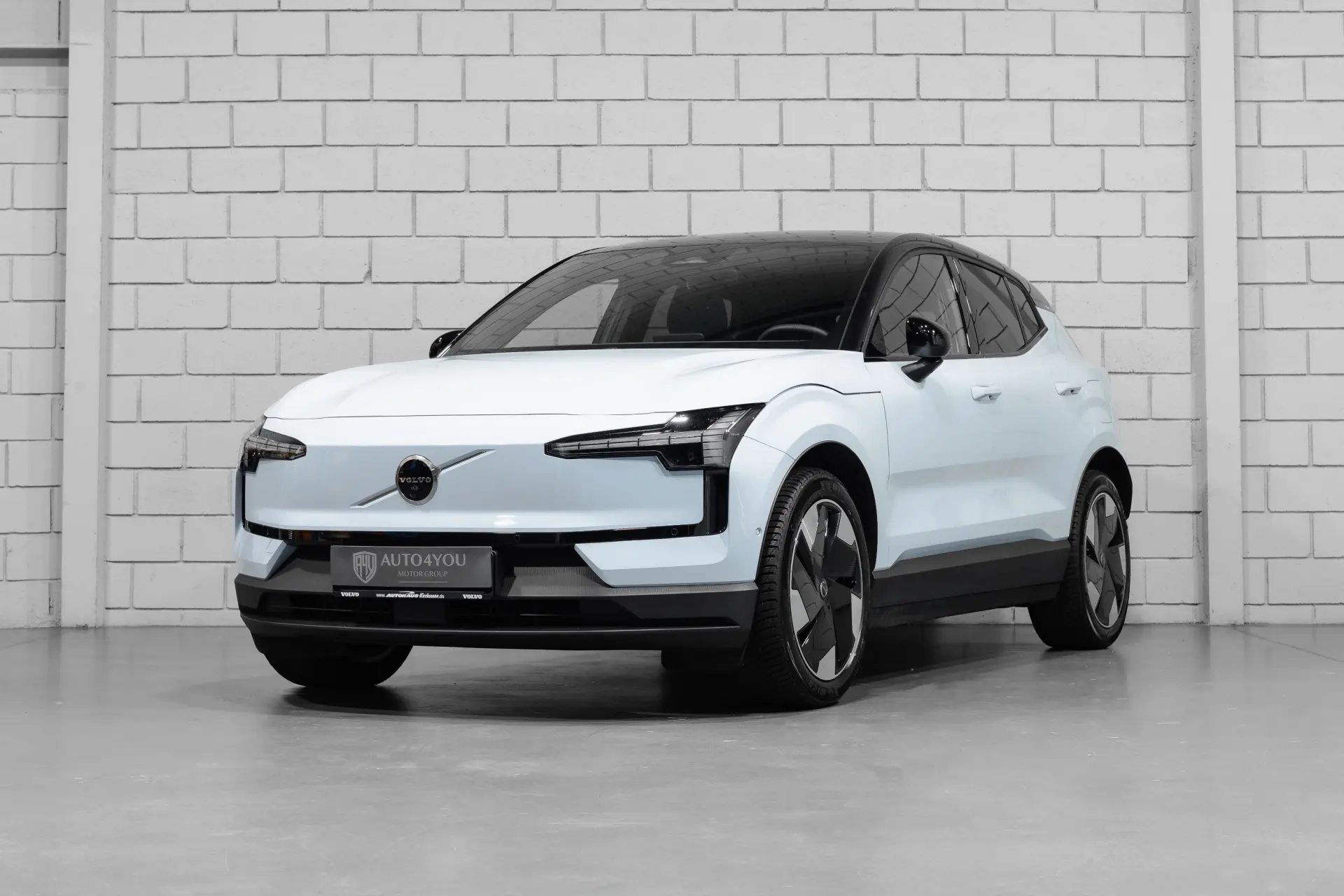 Volvo EX30 Twin Motor Performance AWD Ultra 1