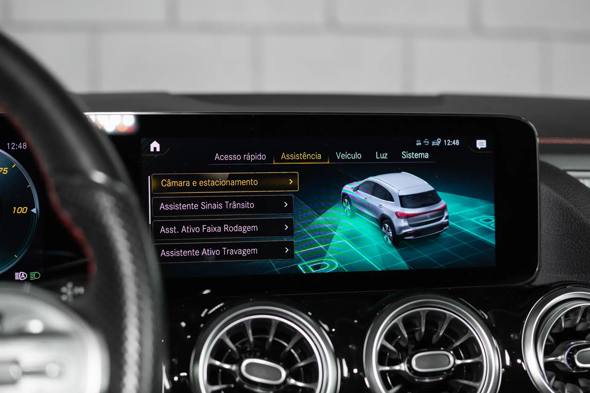 Mercedes-Benz EQA 250 AMG Line 17