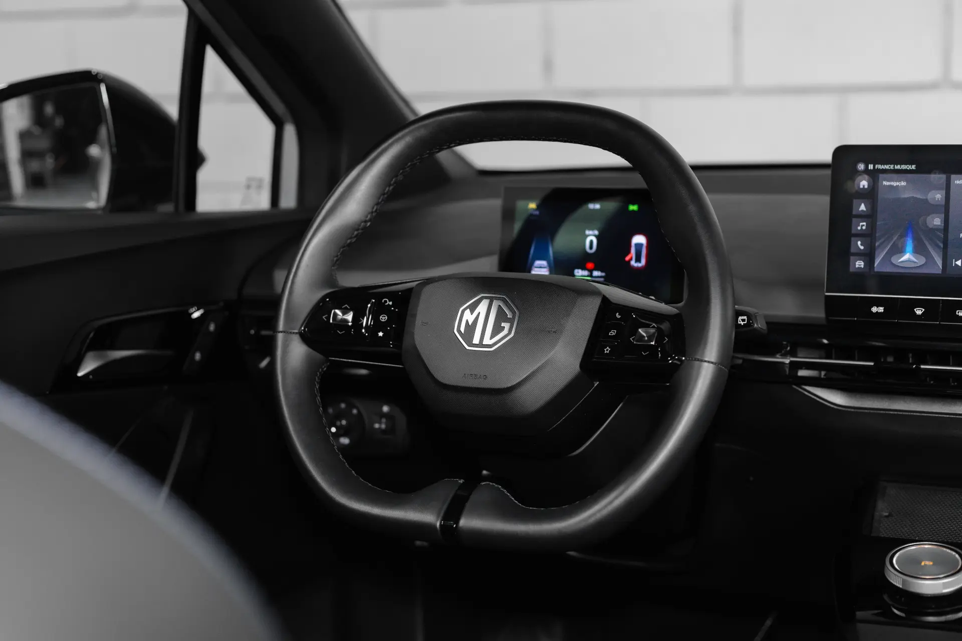 MG MG4 77 kWh Extended Range Luxury 5