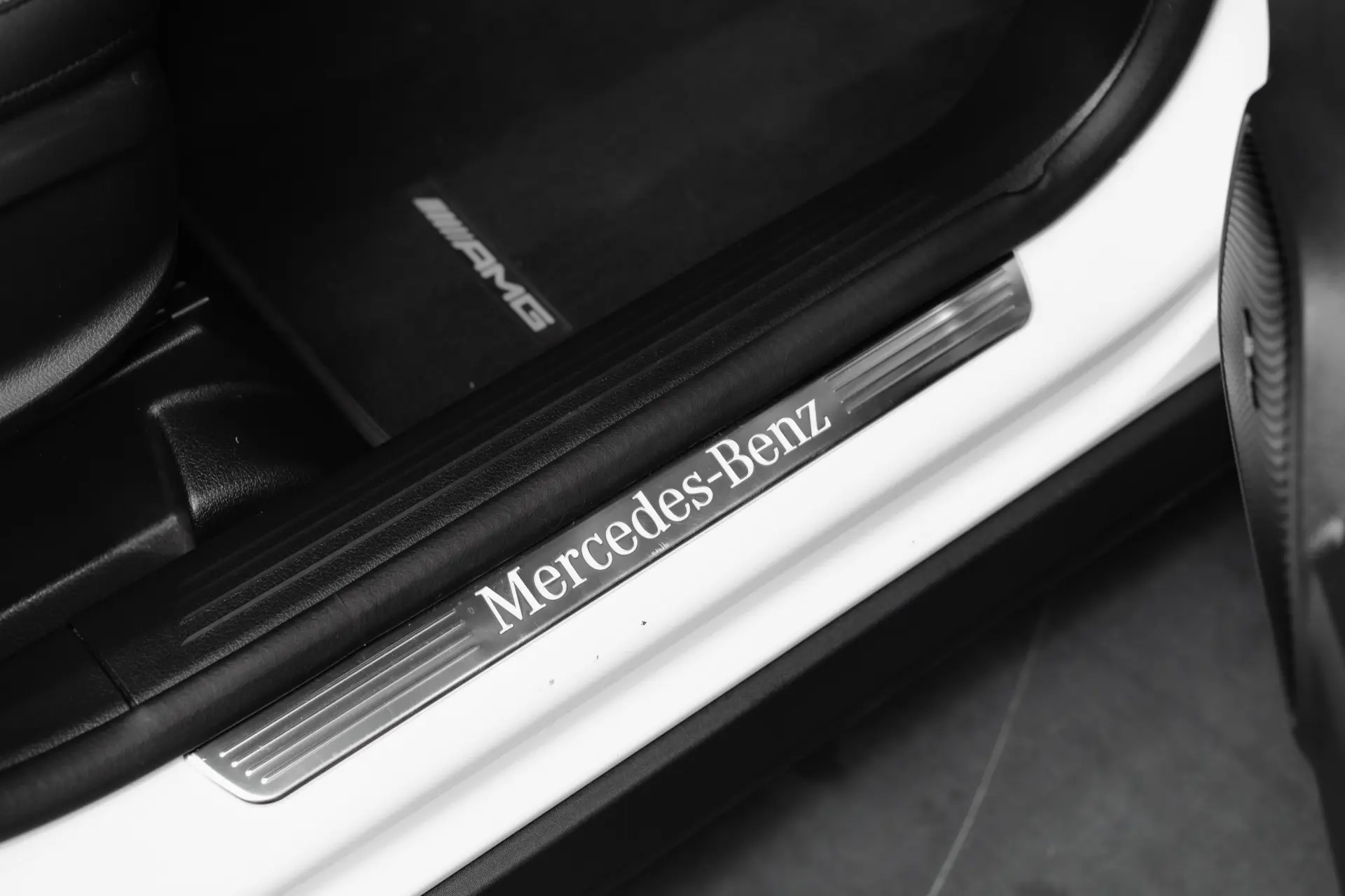 Mercedes-Benz GLA 250 e 8G-DCT AMG Line 32