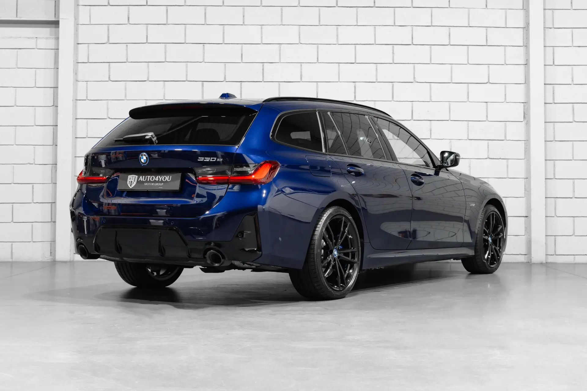 BMW 330 e Pack Desportivo M Auto 4