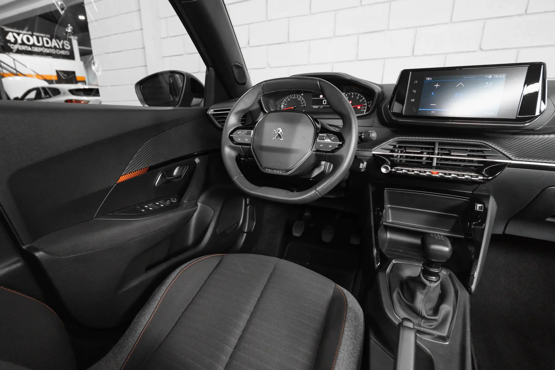 Peugeot 2008 1.2 PureTech Active Pack 26