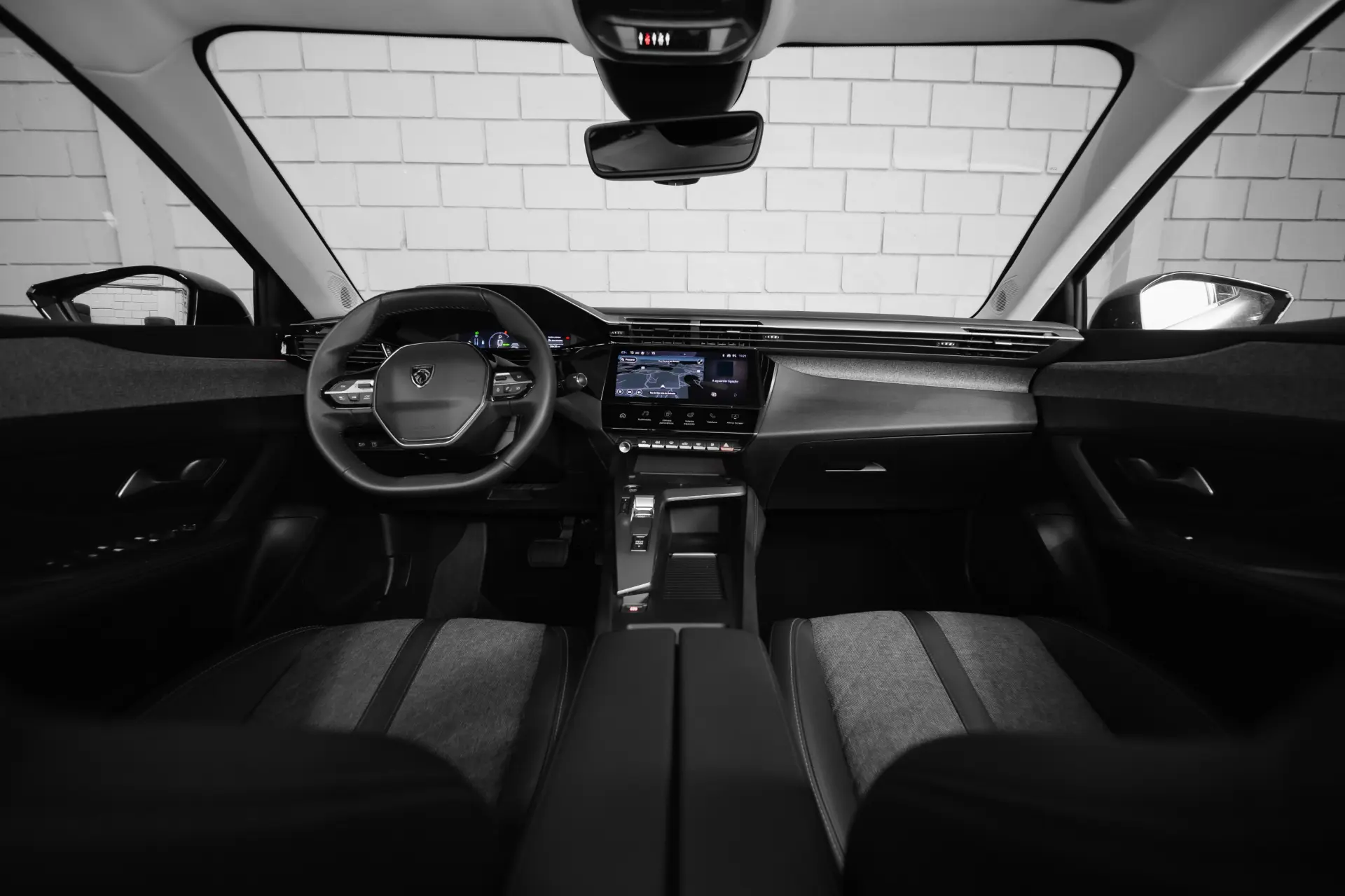 Peugeot 408 1.6 Hybrid Allure e-EAT8 27