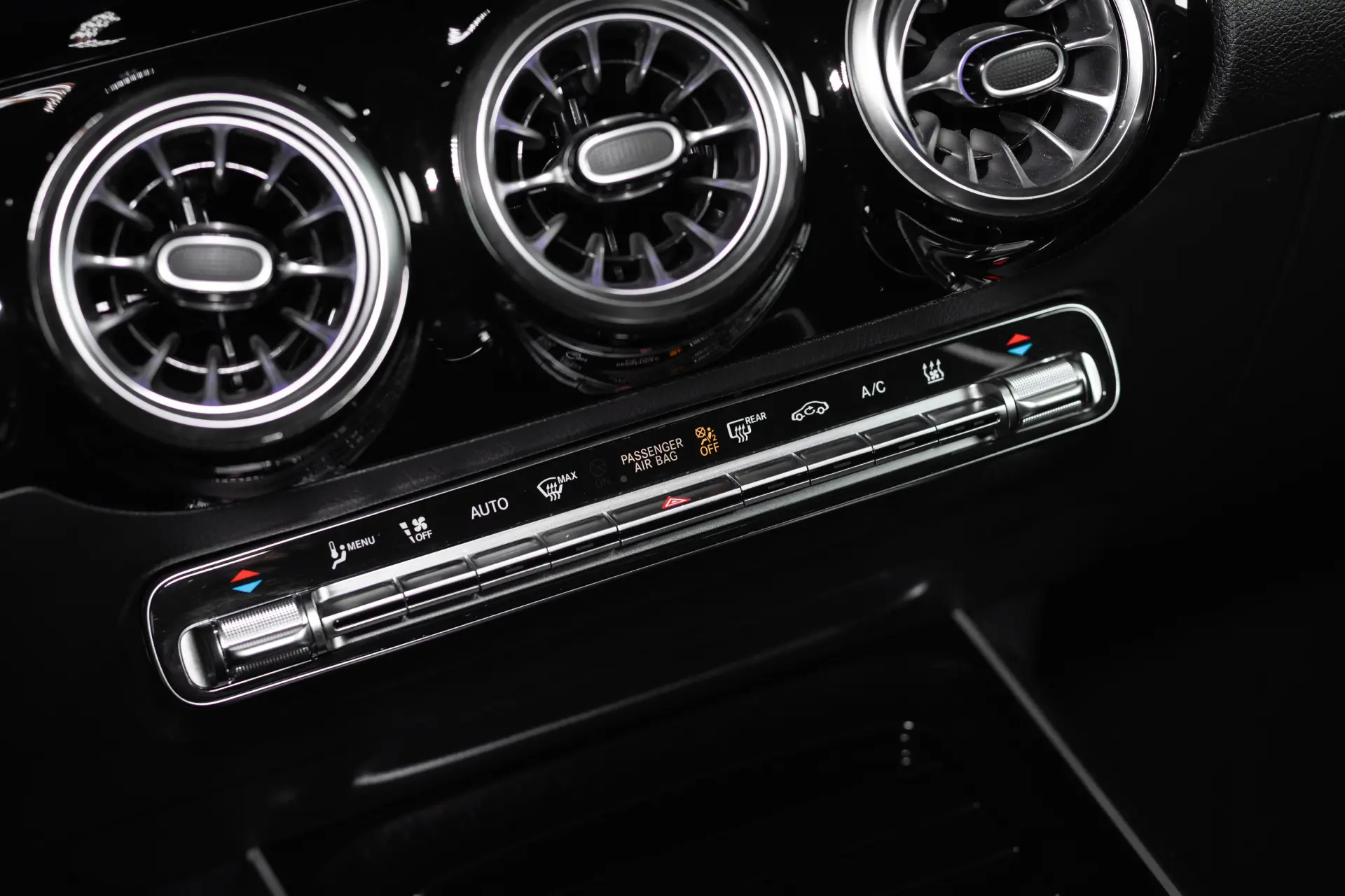 Mercedes-Benz EQA 250 AMG Line 36