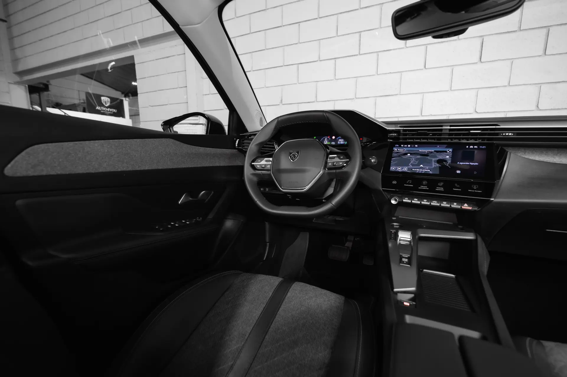 Peugeot 408 1.6 Hybrid Allure e-EAT8 26