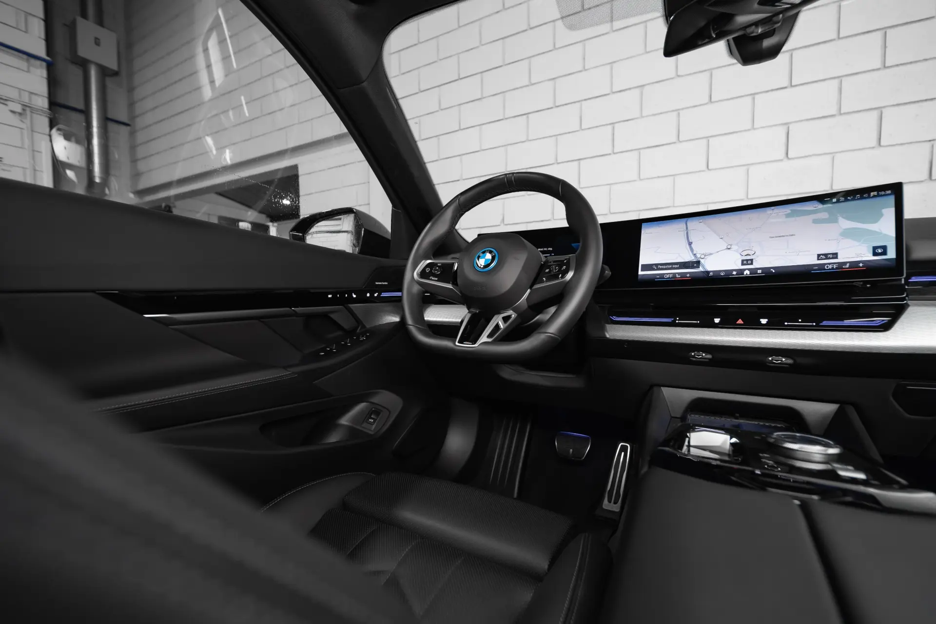 BMW 530 e Pack Desportivo M Pro 42