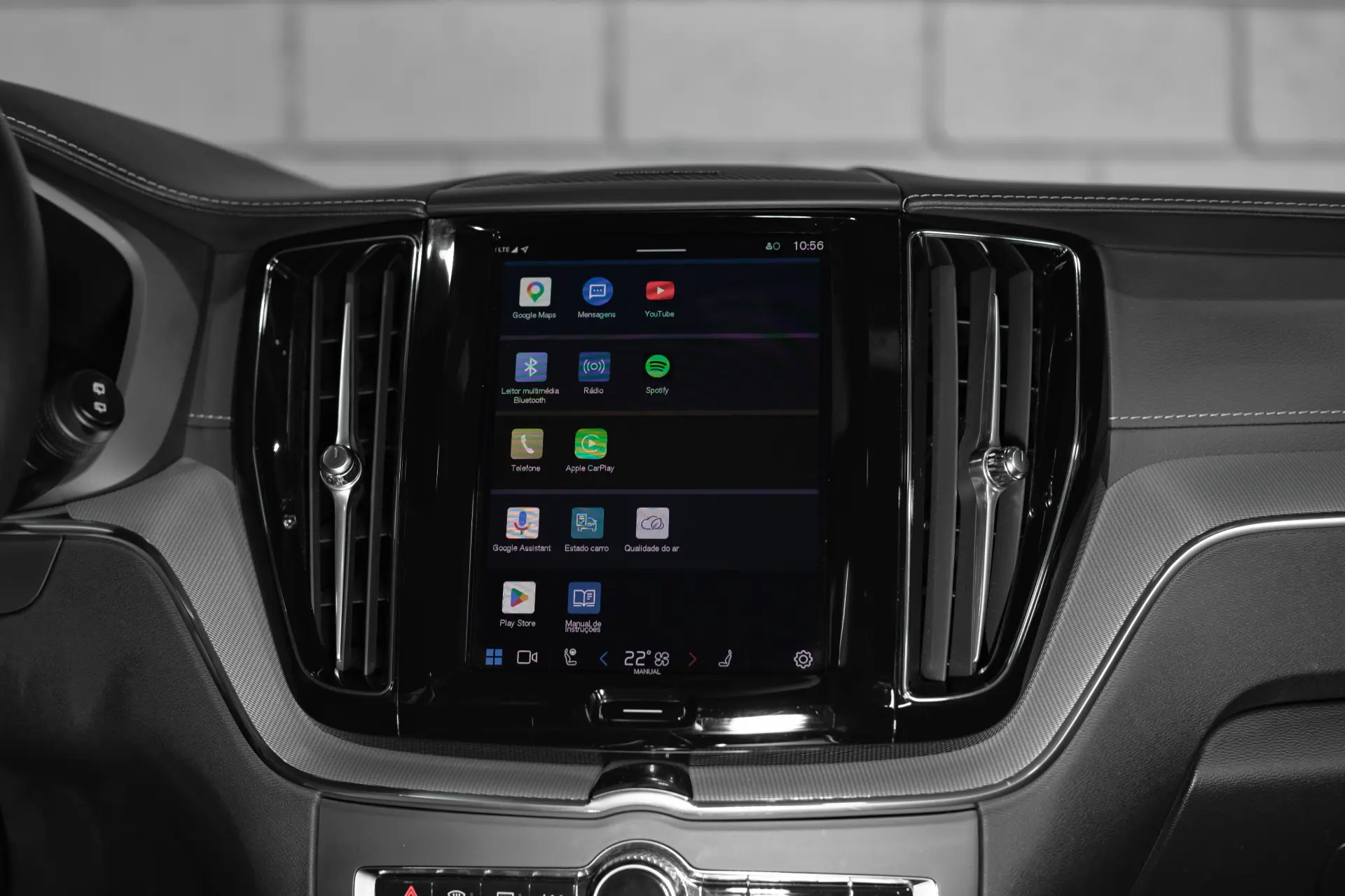 Volvo XC 60 2.0 T6 PHEV Black Edition 13