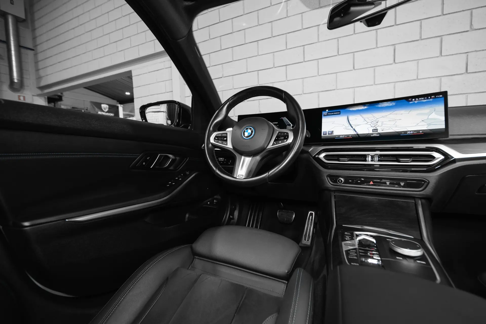 BMW 330 e Pack M Auto 41