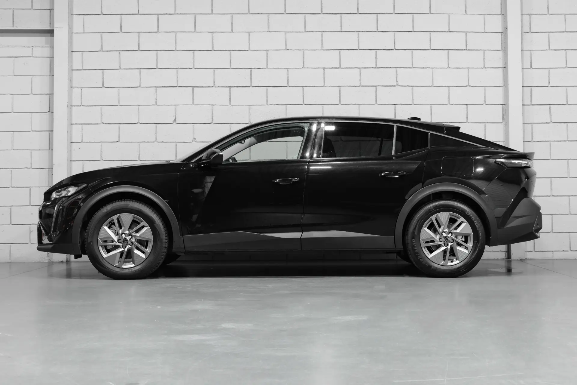 Peugeot 408 1.6 Hybrid Allure e-EAT8 2