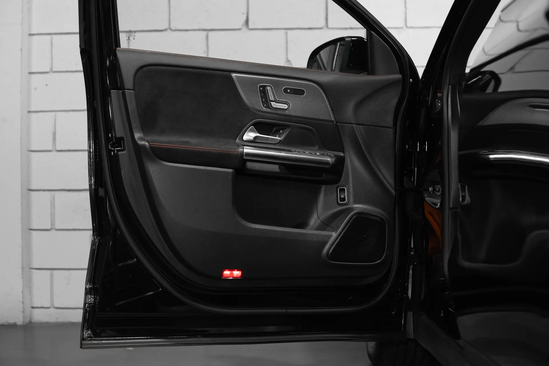 Mercedes-Benz EQA 250 AMG Line 28