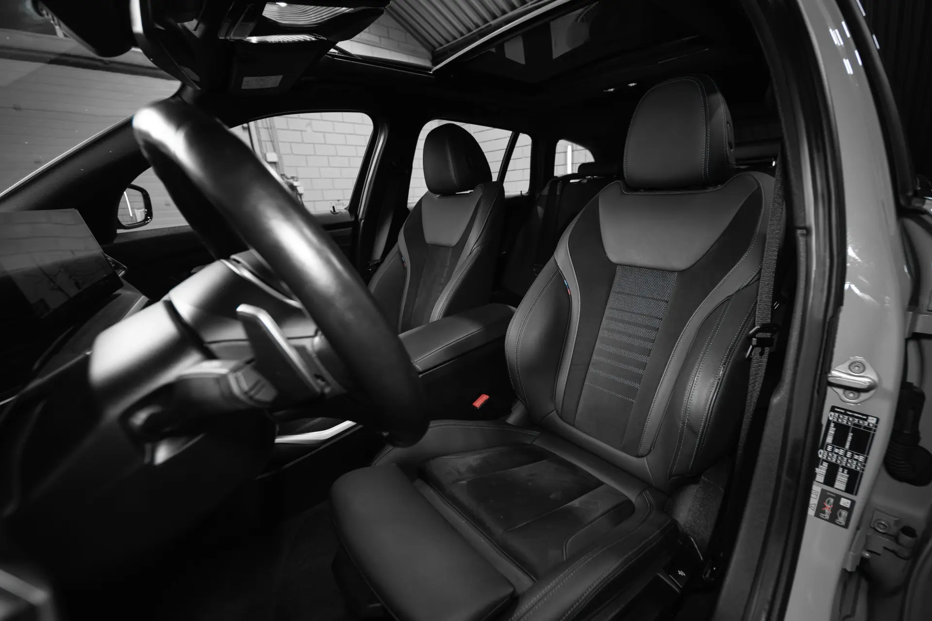 BMW 330 e Pack M Auto 11
