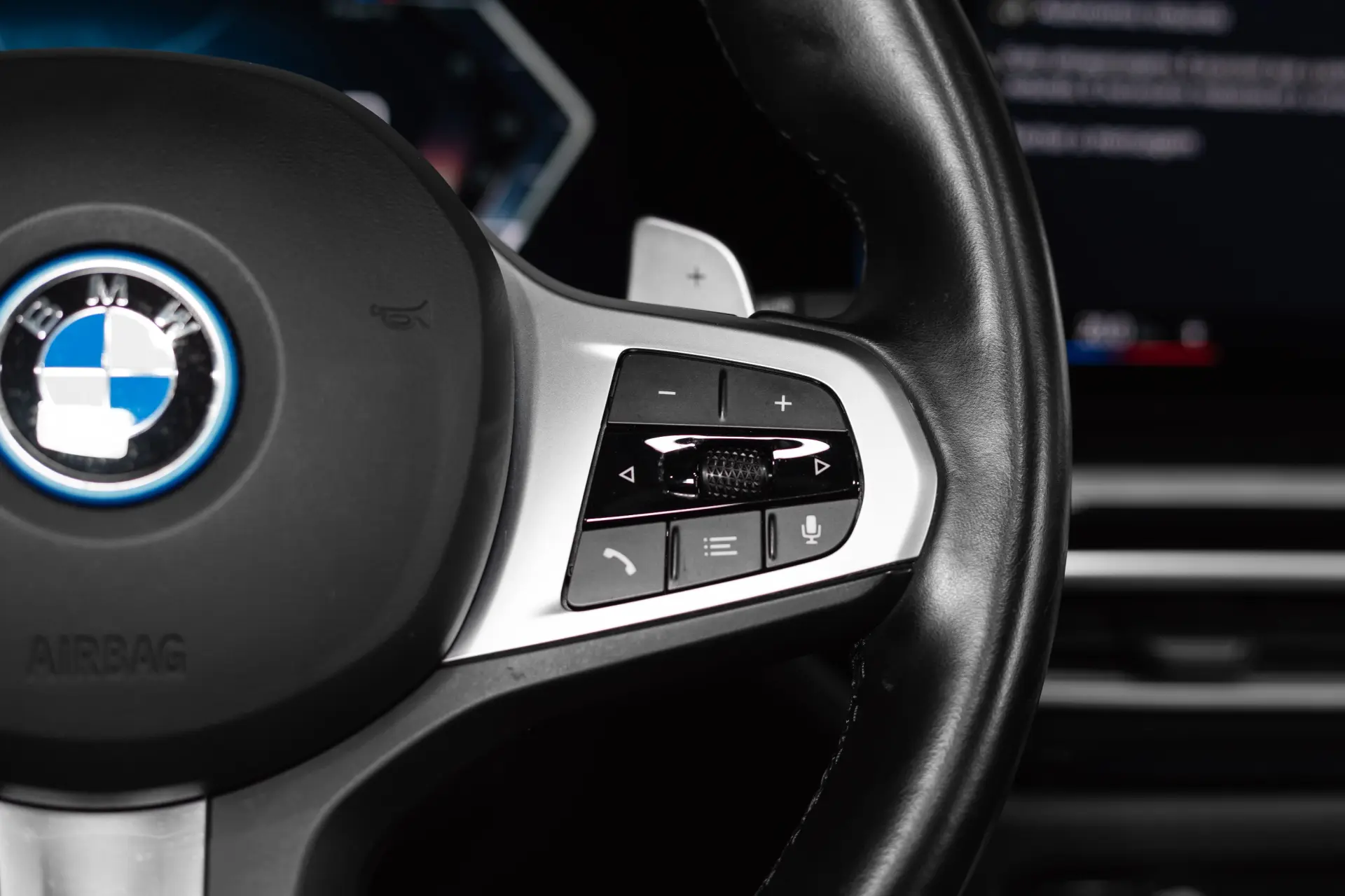 BMW 330 e Pack M Auto 8